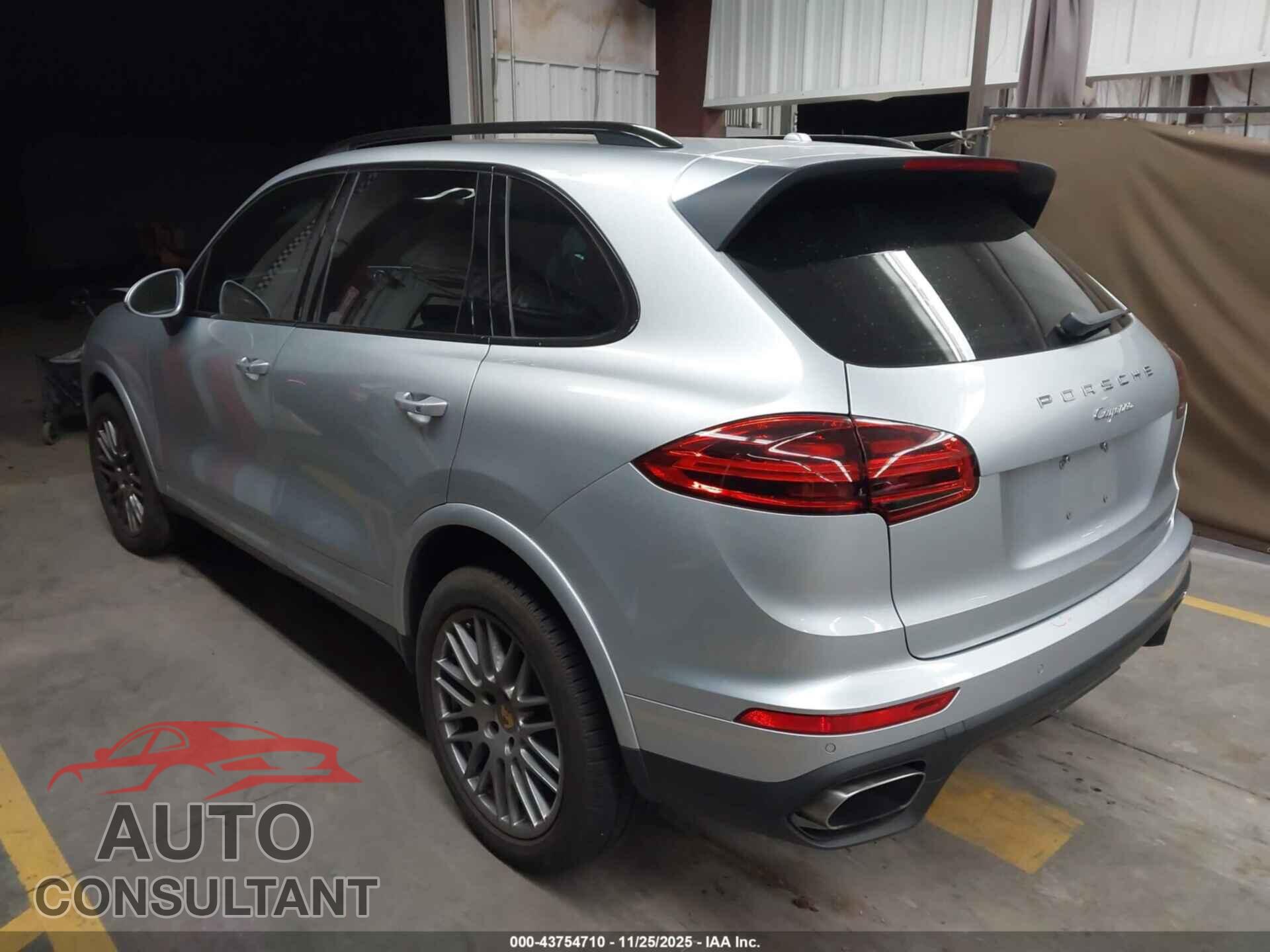 PORSCHE CAYENNE 2017 - WP1AA2A21HKA86673