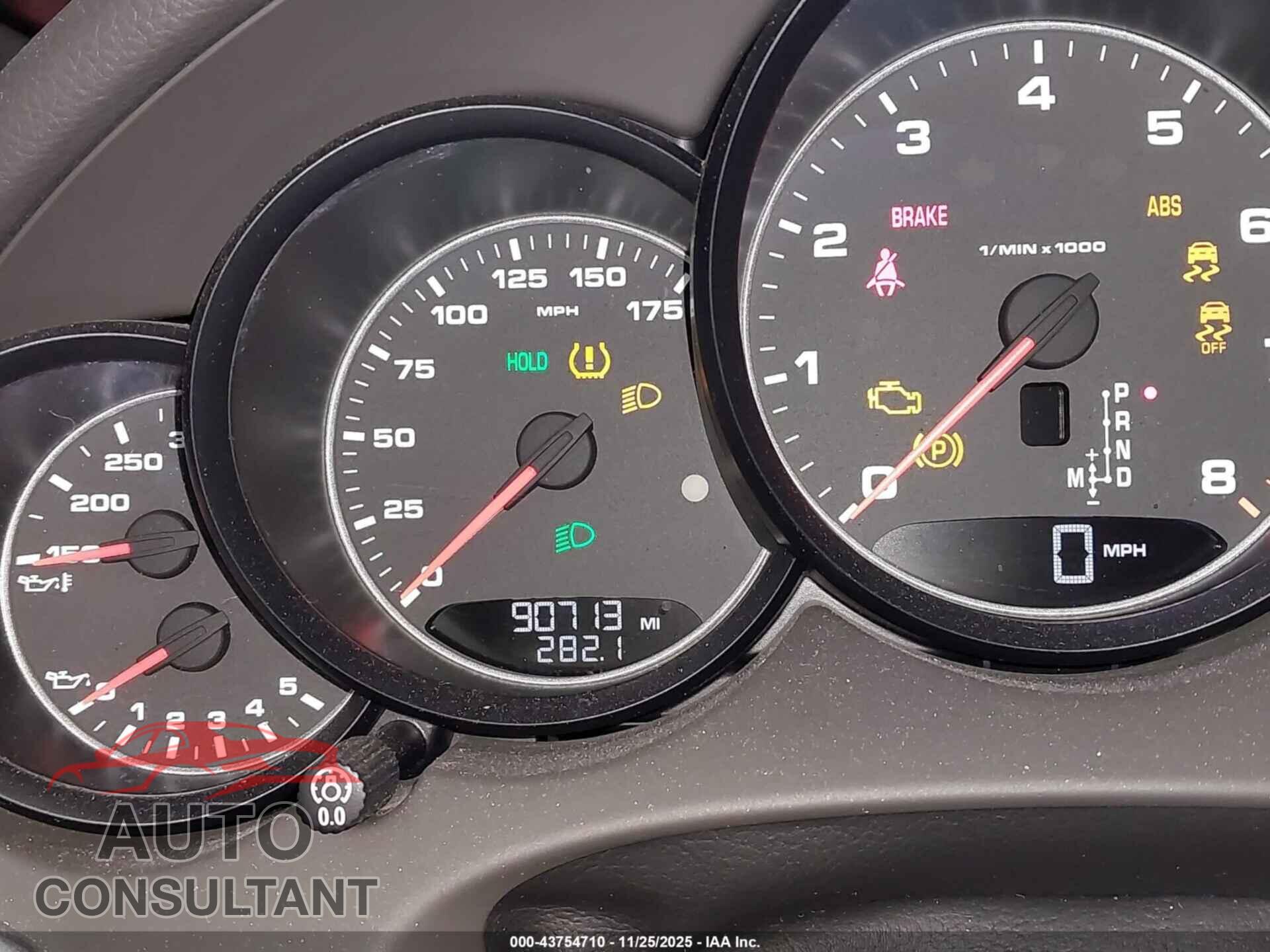 PORSCHE CAYENNE 2017 - WP1AA2A21HKA86673