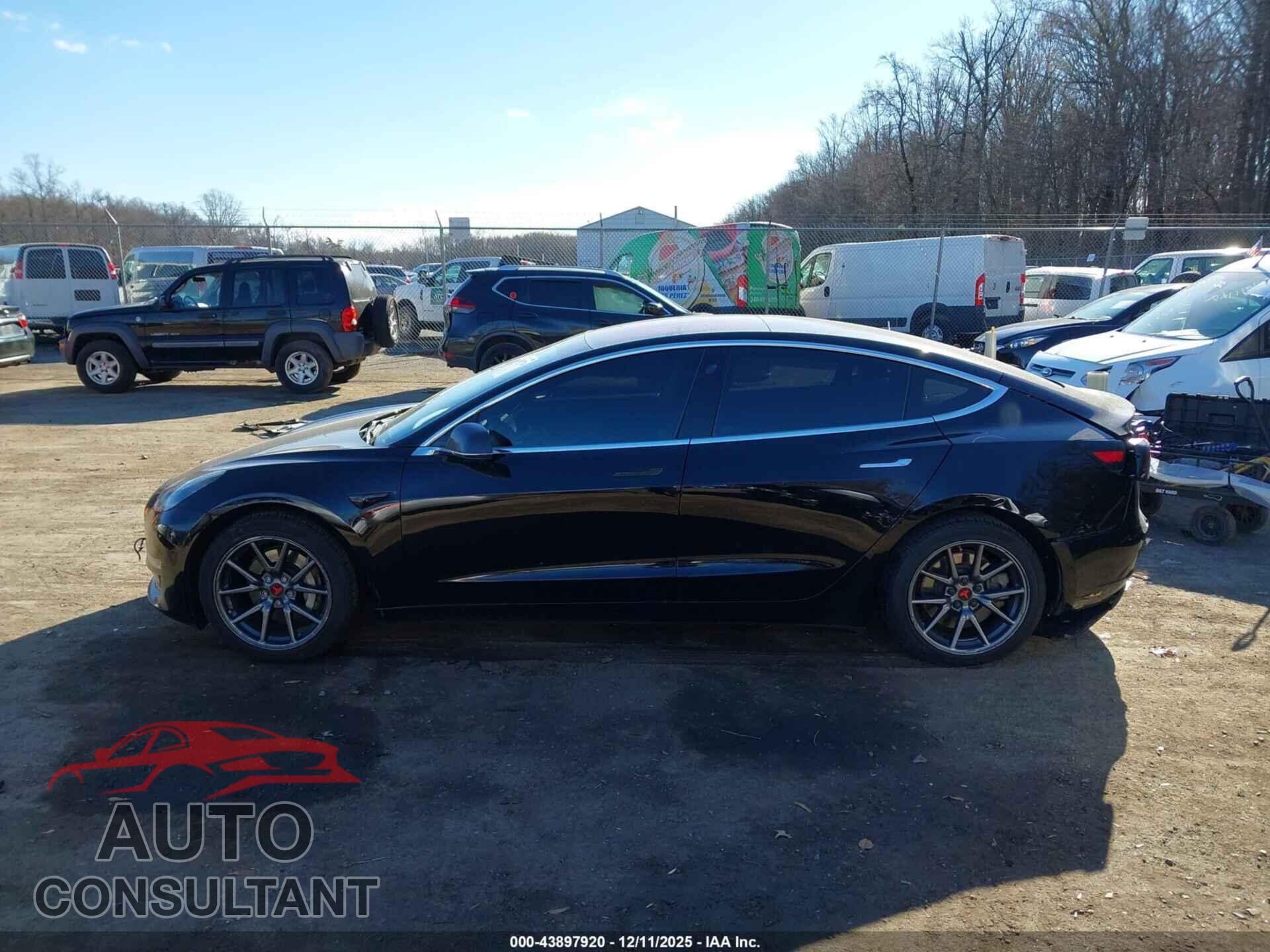 TESLA MODEL 3 2018 - 5YJ3E1EB9JF182394