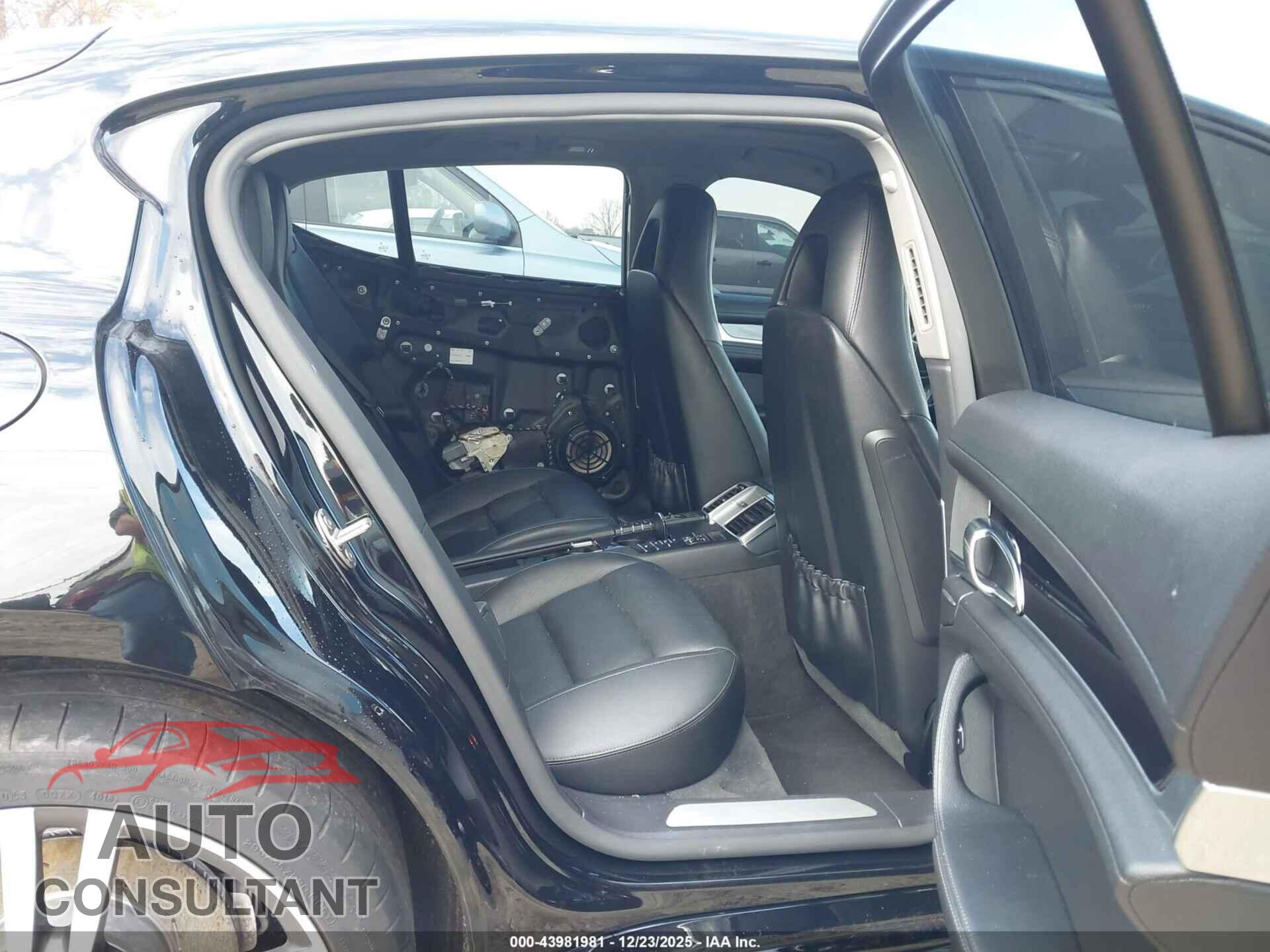 PORSCHE PANAMERA 2016 - WP0AA2A75GL005163