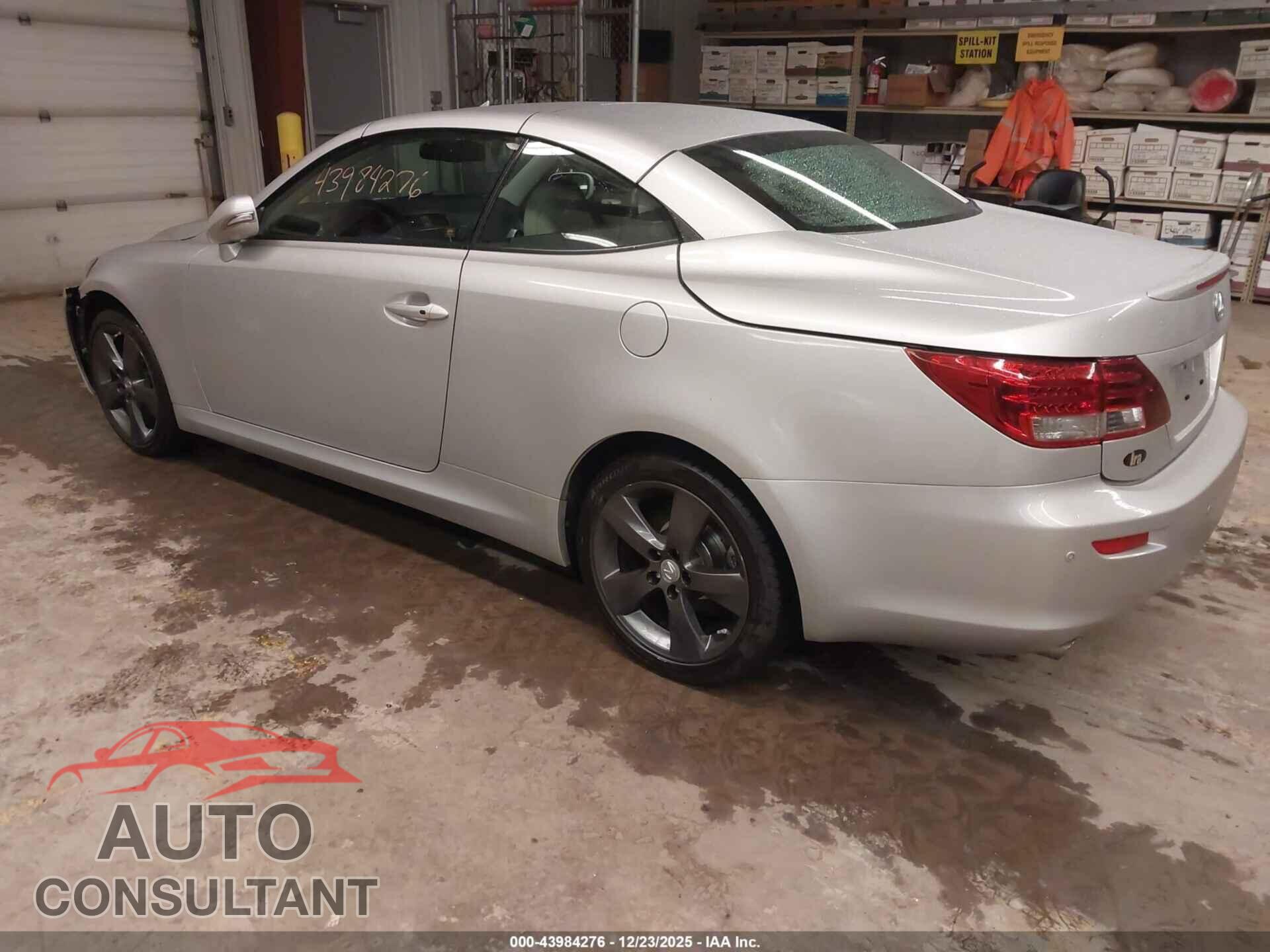 LEXUS IS 250C 2011 - JTHFF2C26B2520579