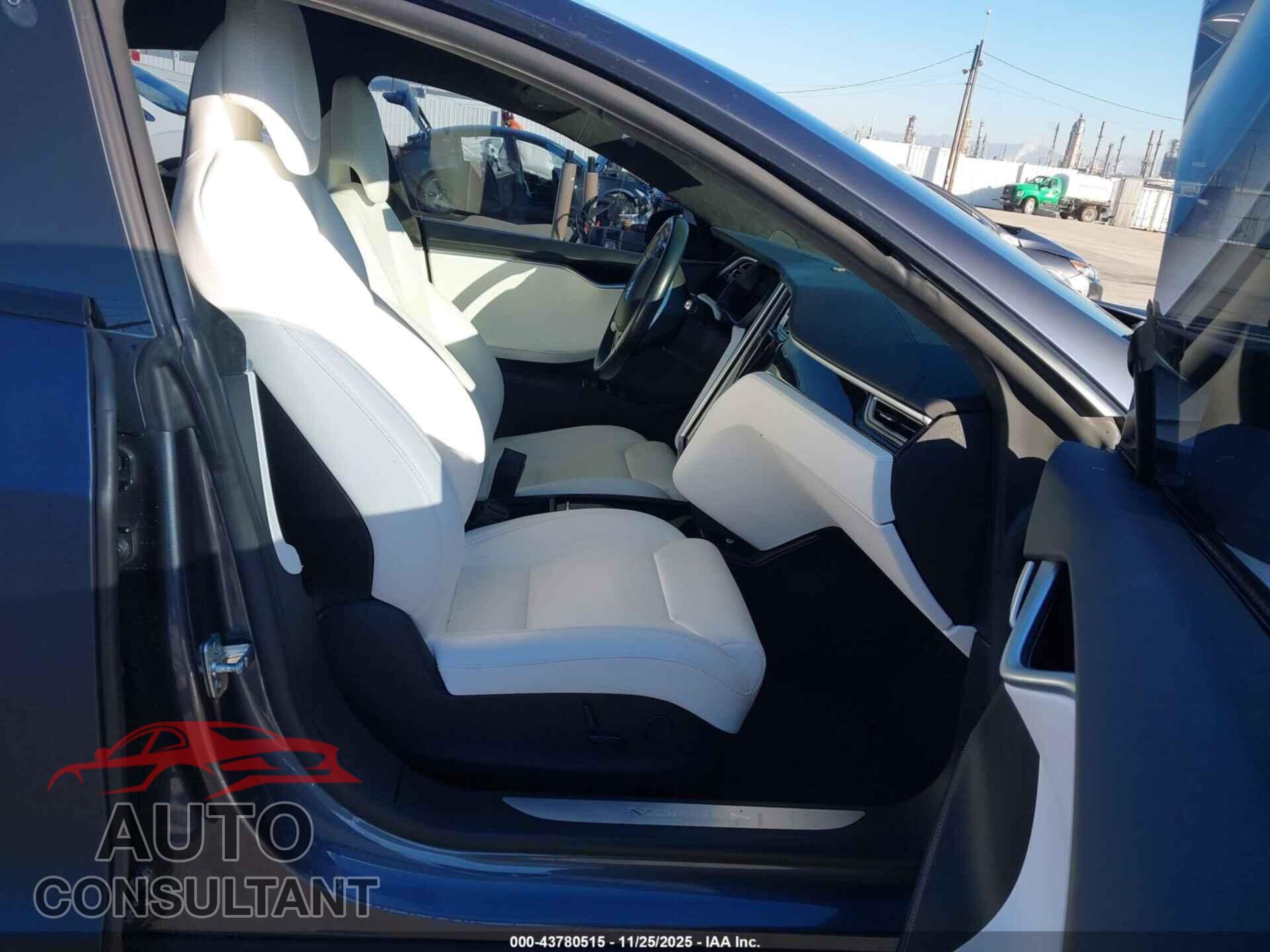 TESLA MODEL S 2017 - 5YJSA1E15HF196771