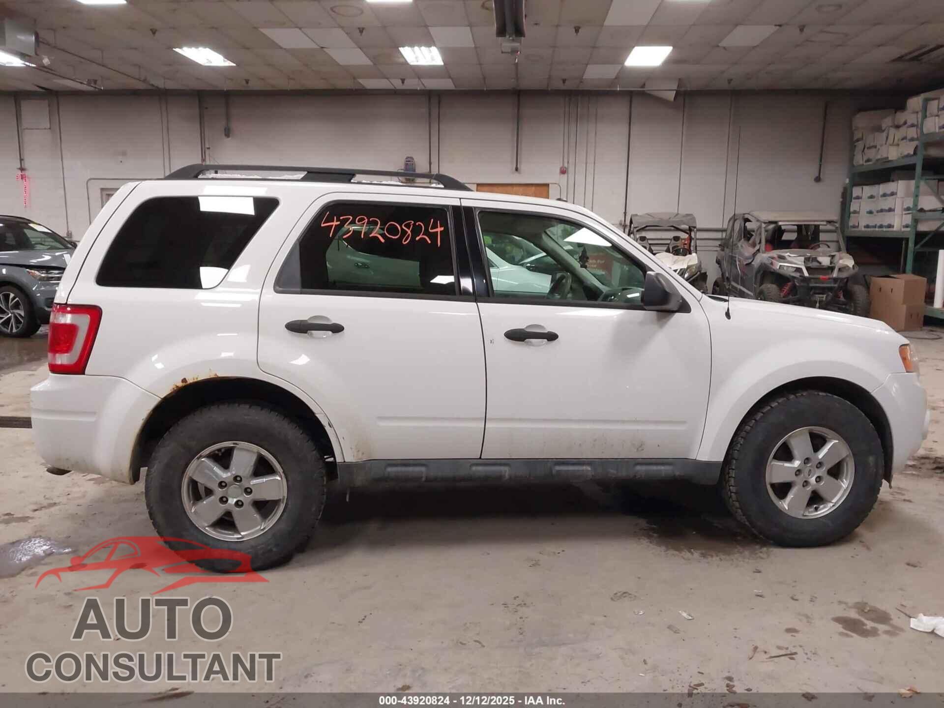 FORD ESCAPE 2011 - 1FMCU9D78BKB85639