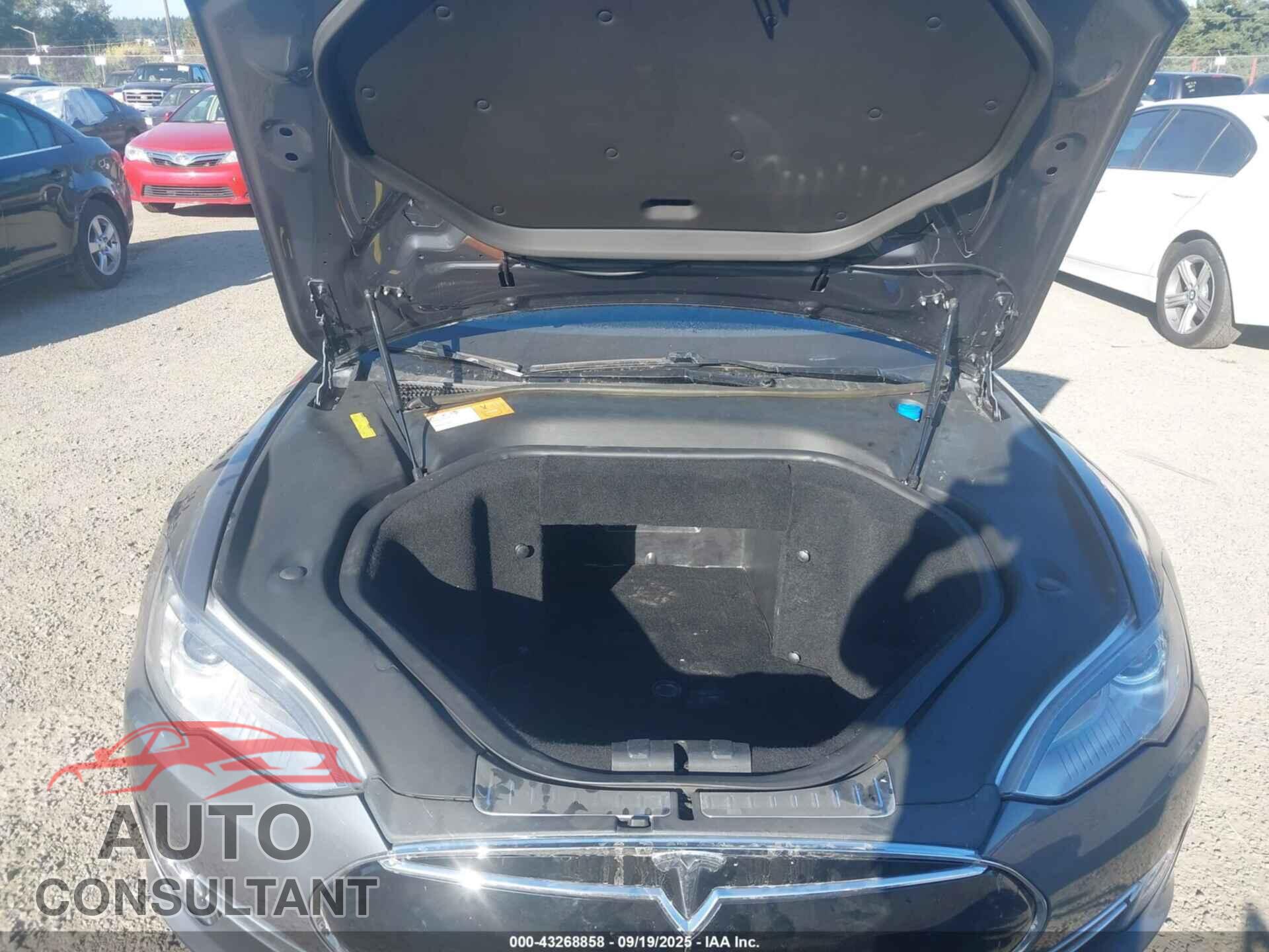TESLA MODEL S 2013 - 5YJSA1CN7DFP15593