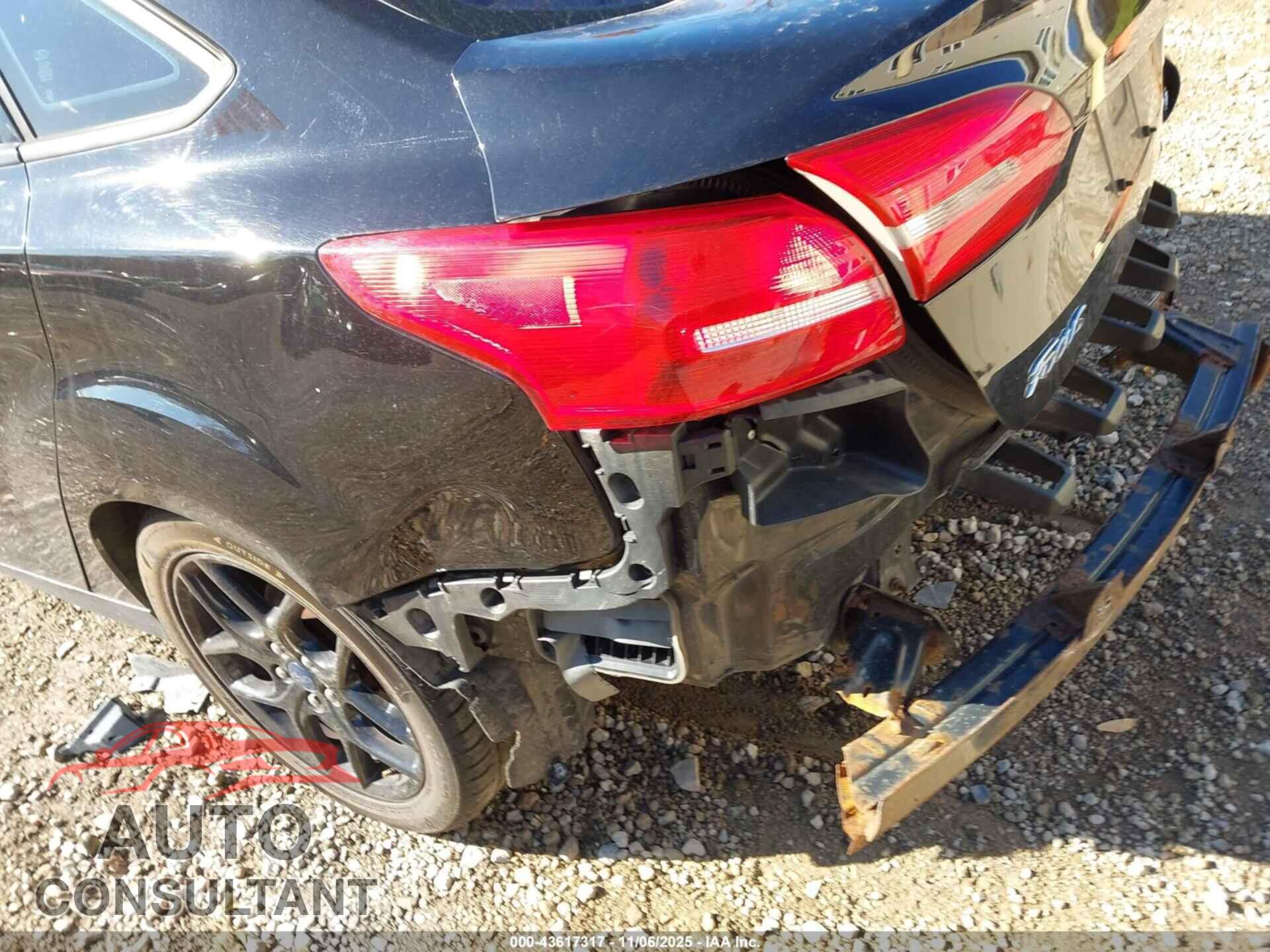 FORD FOCUS 2016 - 1FADP3F23GL299540