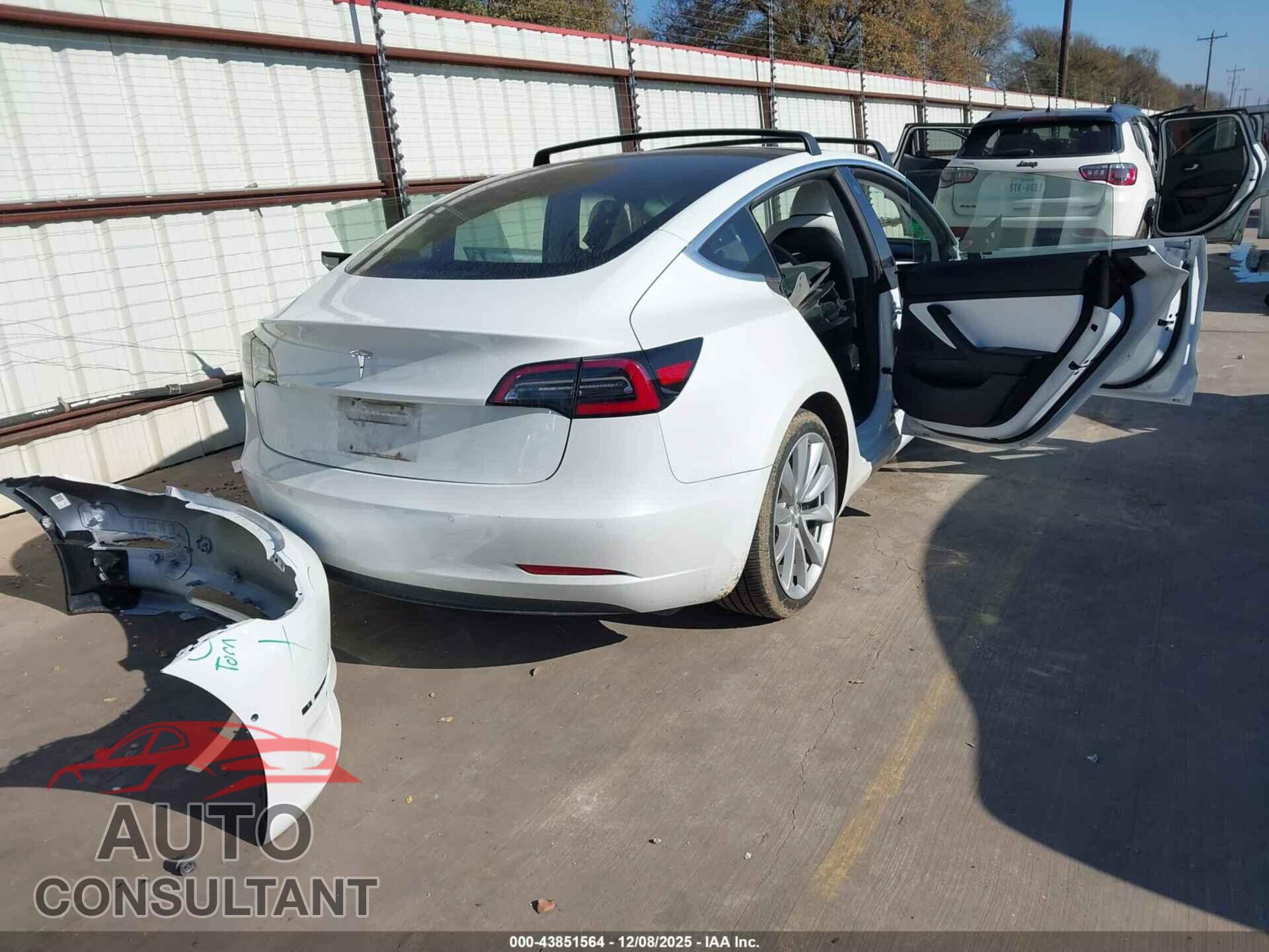 TESLA MODEL 3 2018 - 5YJ3E1EB6JF098159