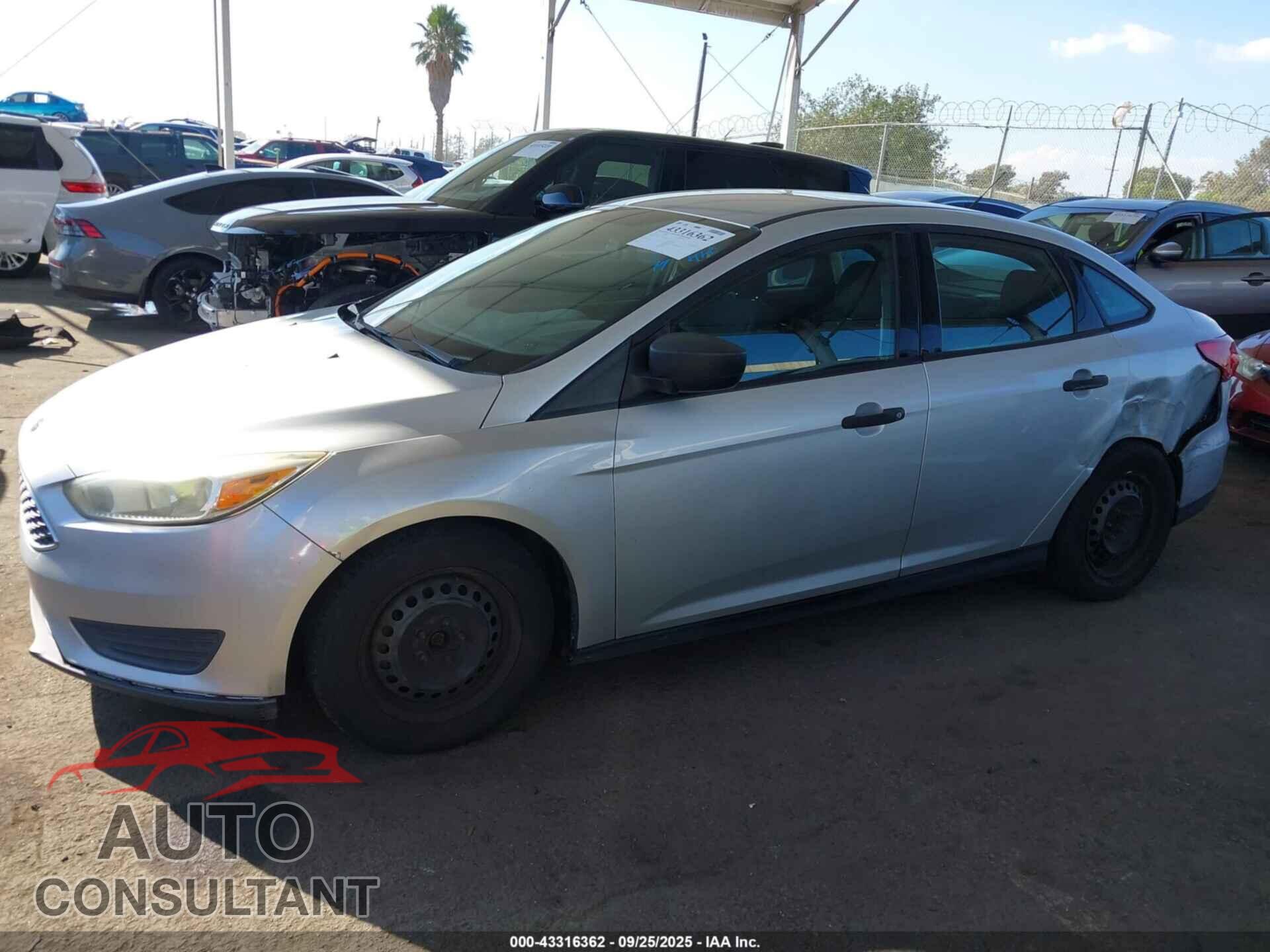 FORD FOCUS 2015 - 1FADP3E29FL326143