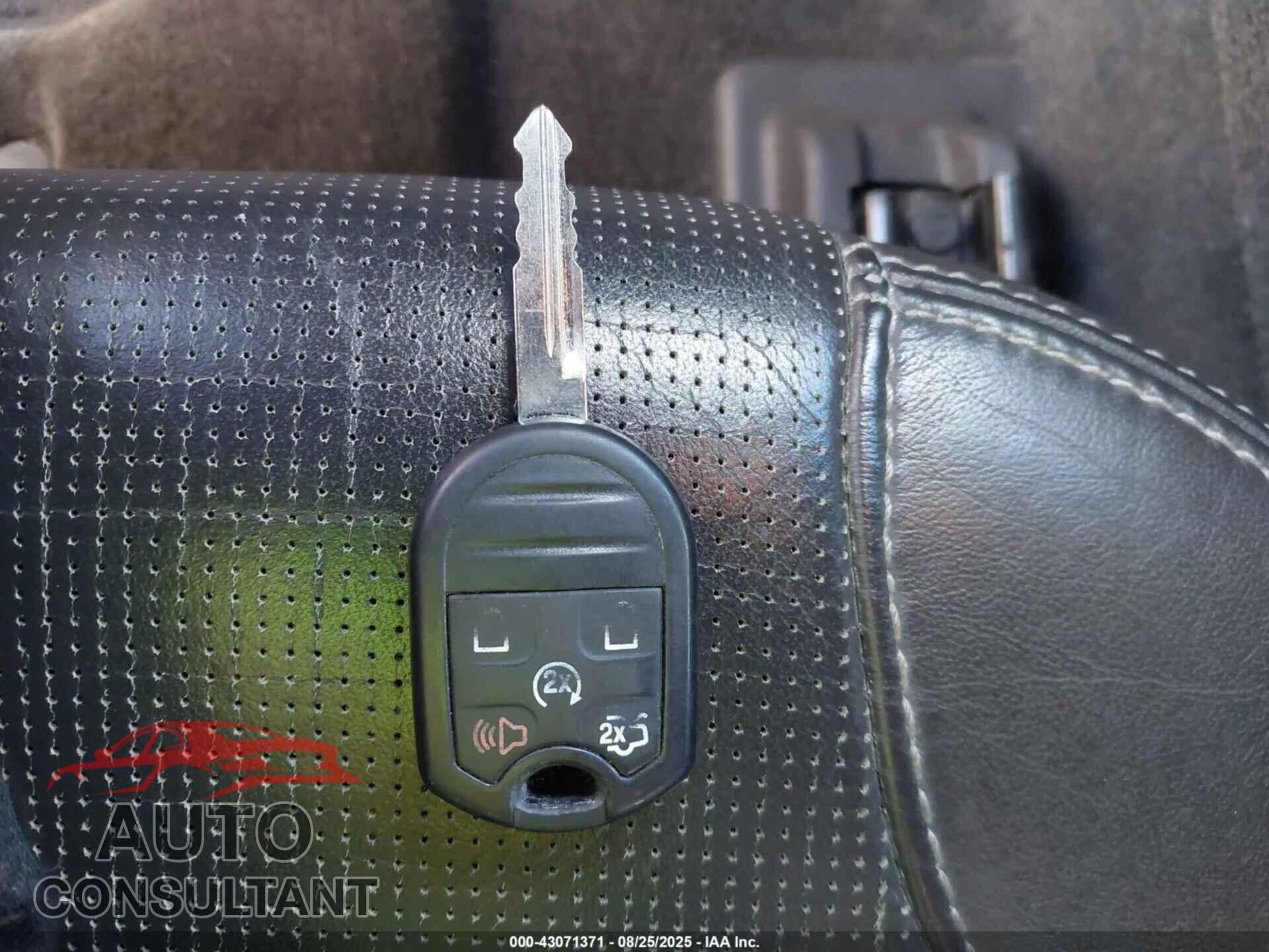 FORD TAURUS 2013 - 1FAHP2F83DG114682