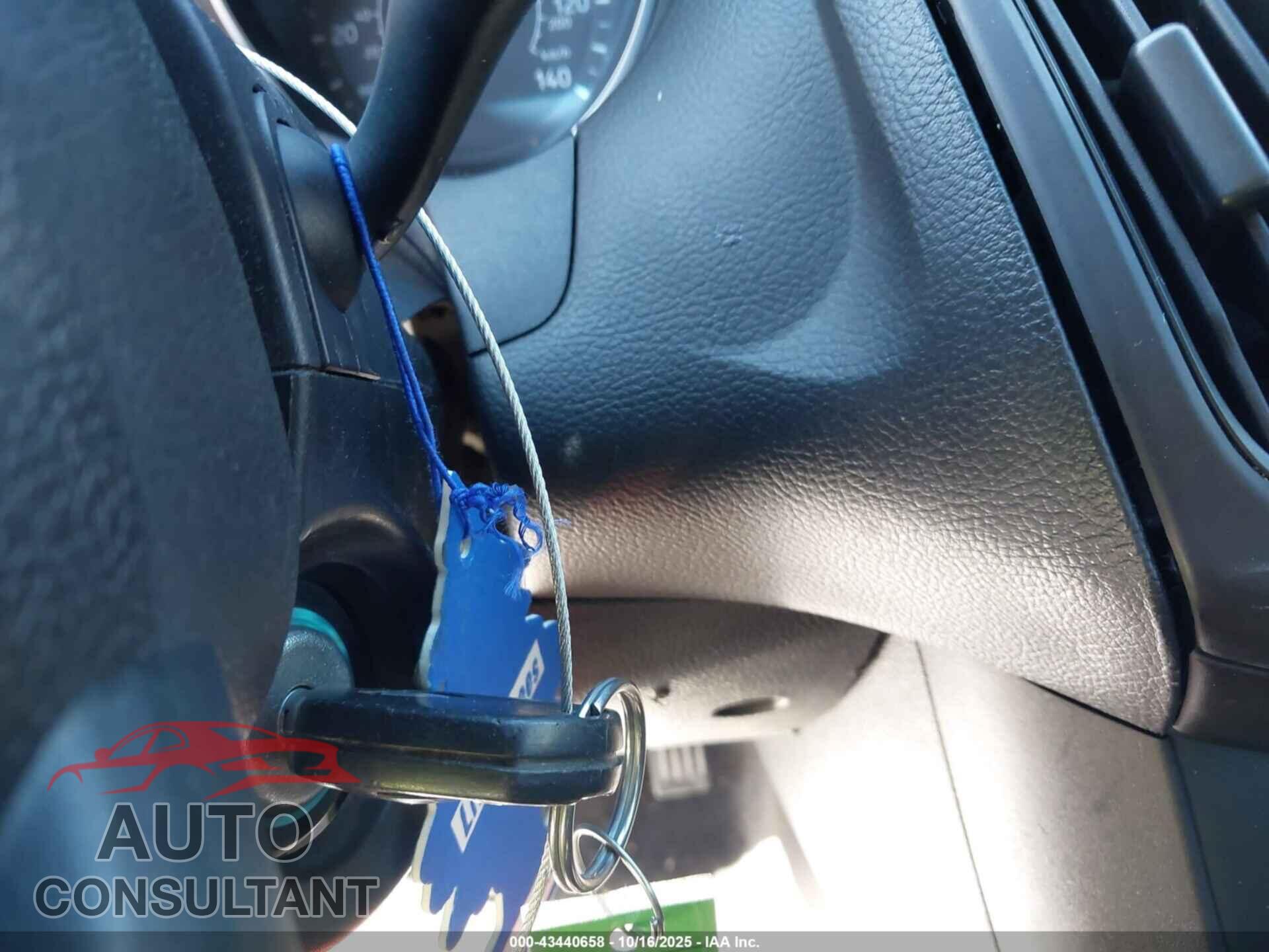 FORD FOCUS 2017 - 1FADP3E25HL221280