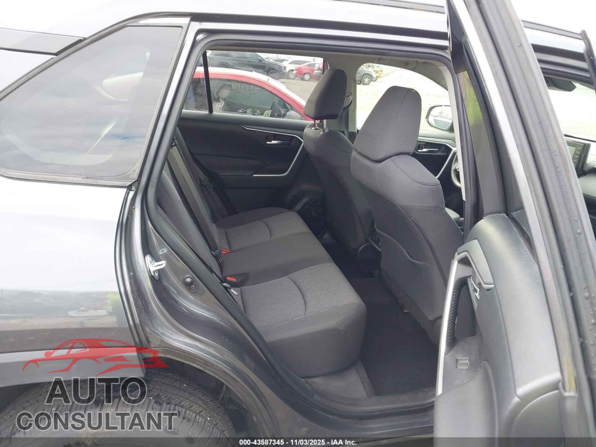 TOYOTA RAV4 2019 - JTMP1RFV0KD518575