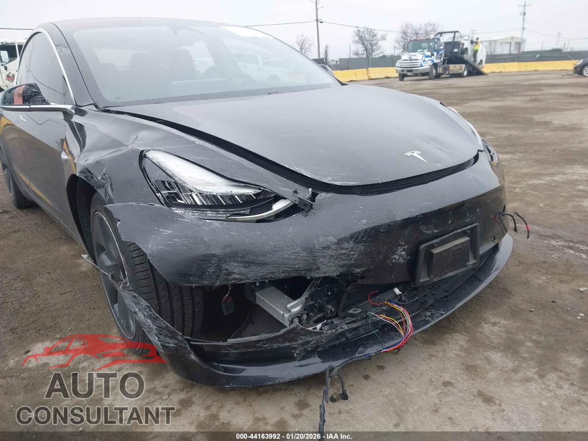 TESLA MODEL 3 2018 - 5YJ3E1EB4JF070814