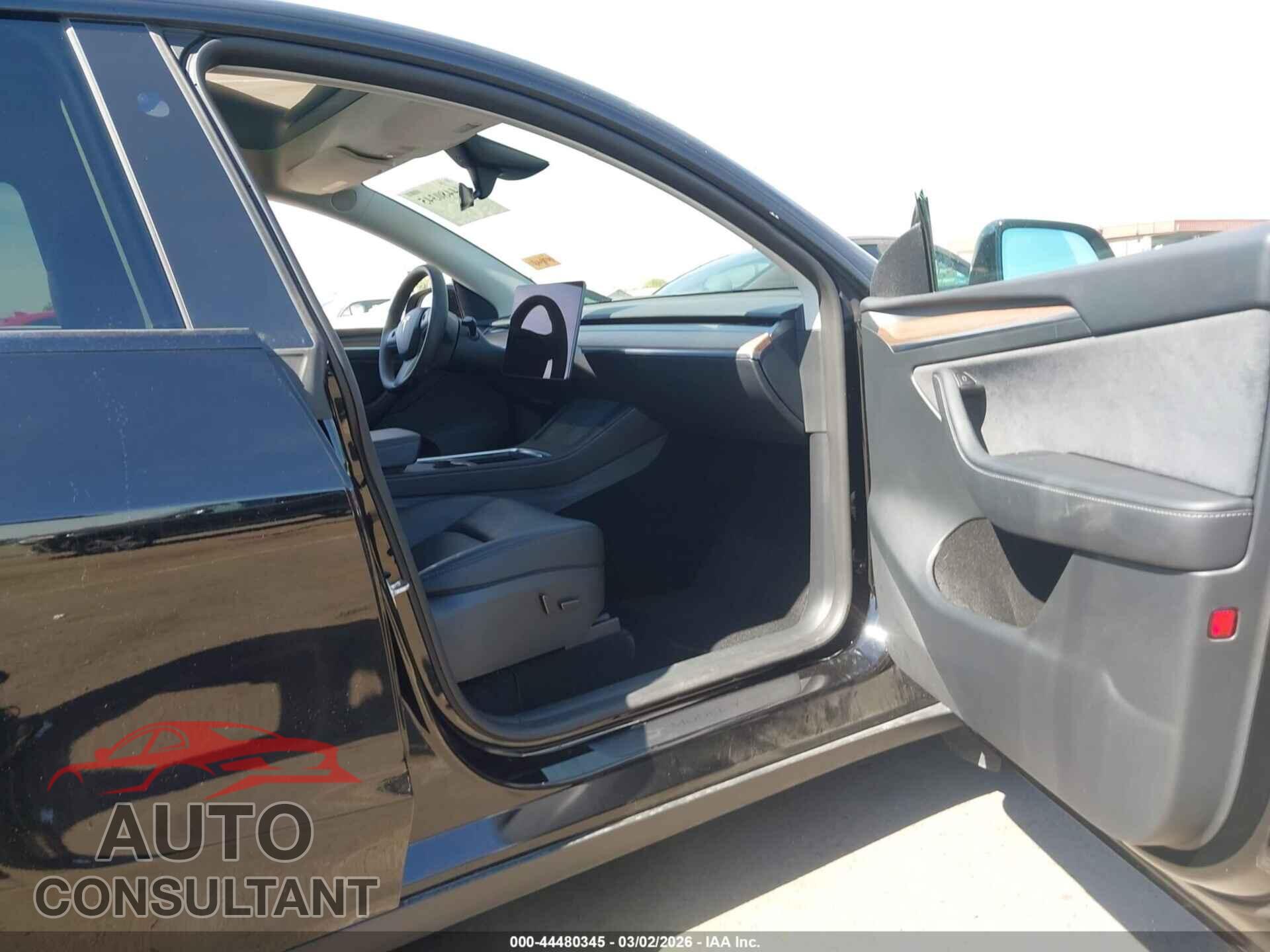 TESLA MODEL Y 2025 - 7SAYGDED7SF319842