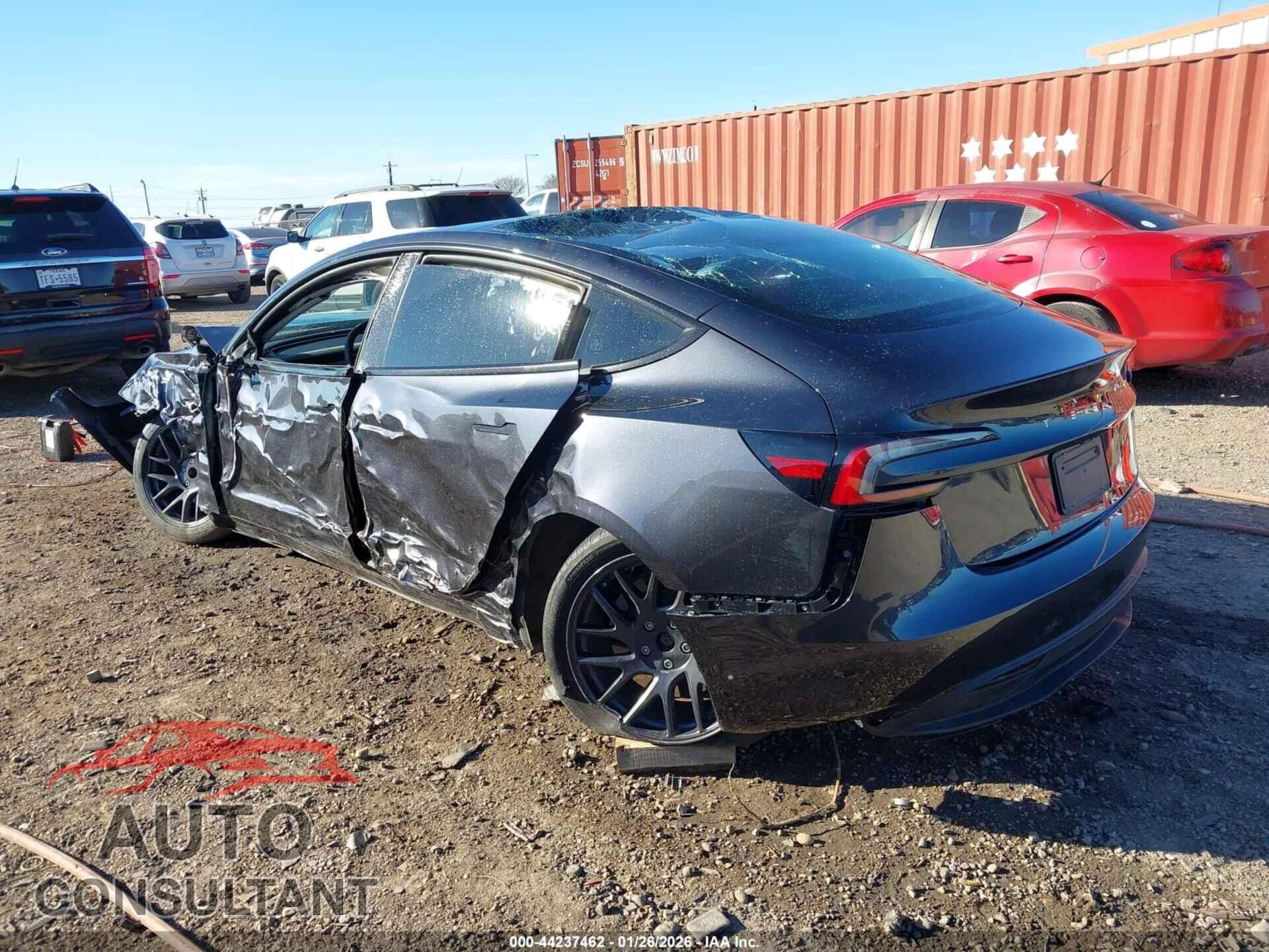 TESLA MODEL 3 2024 - 5YJ3E1EA0RF785205