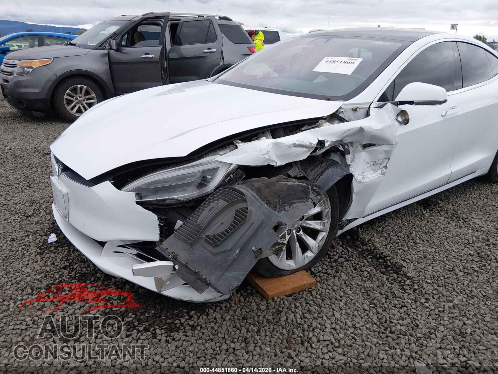 TESLA MODEL S 2017 - 5YJSA1E21HF198428