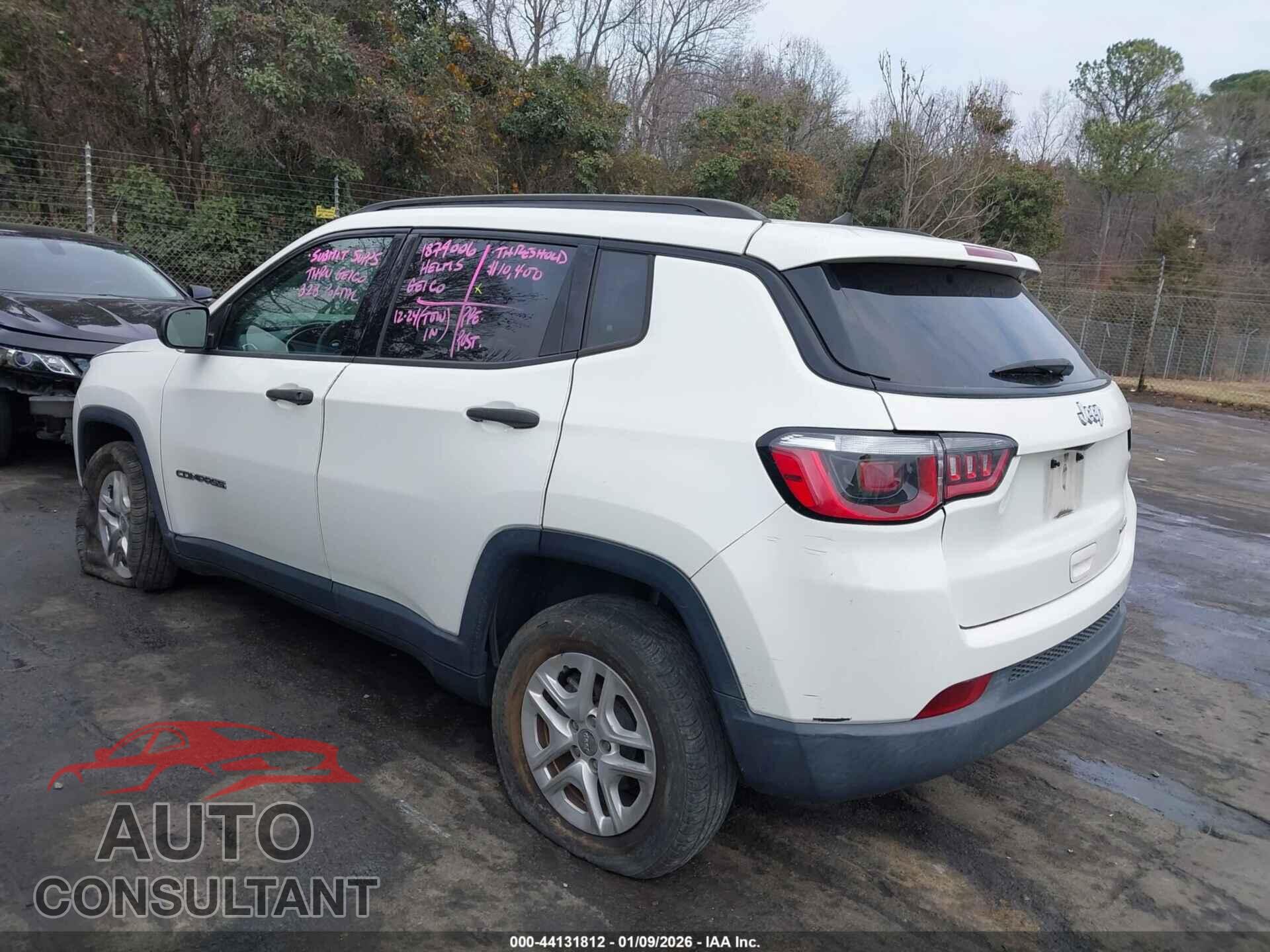 JEEP COMPASS 2018 - 3C4NJCAB7JT233348