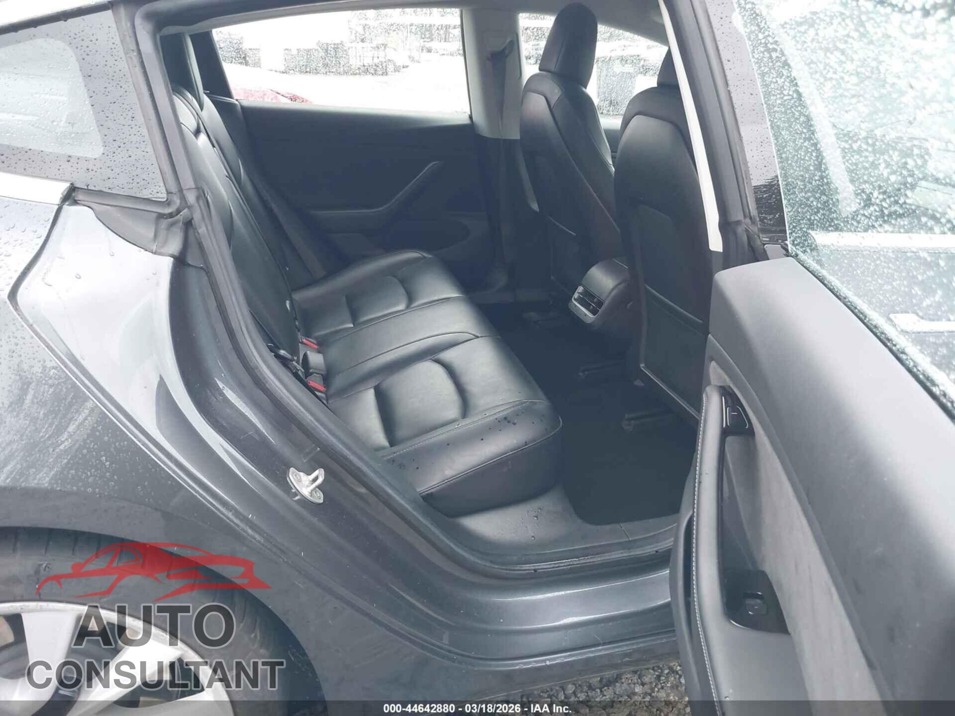 TESLA MODEL 3 2018 - 5YJ3E1EB4JF068576