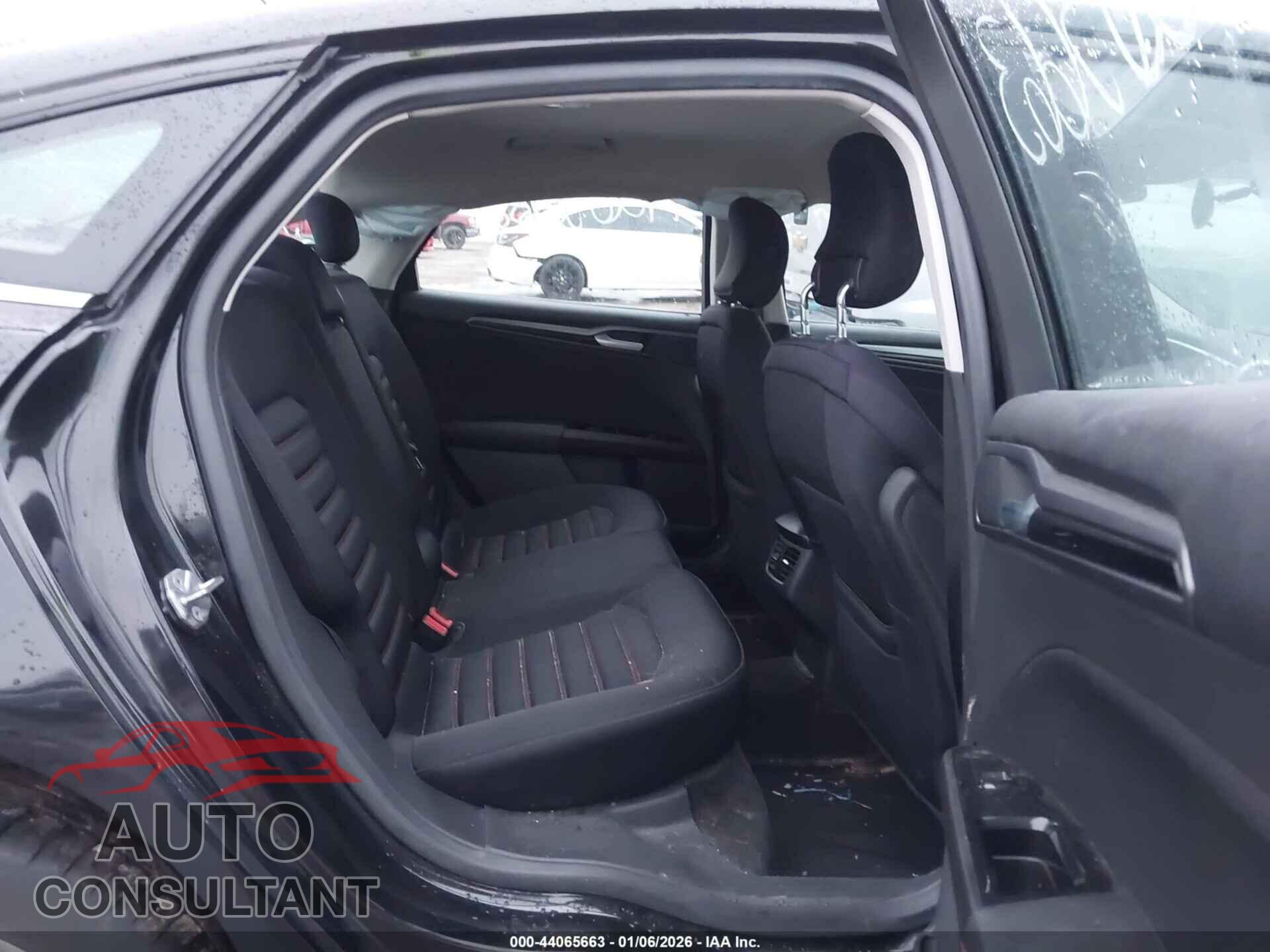 FORD FUSION 2015 - 1FA6P0H75F5113029