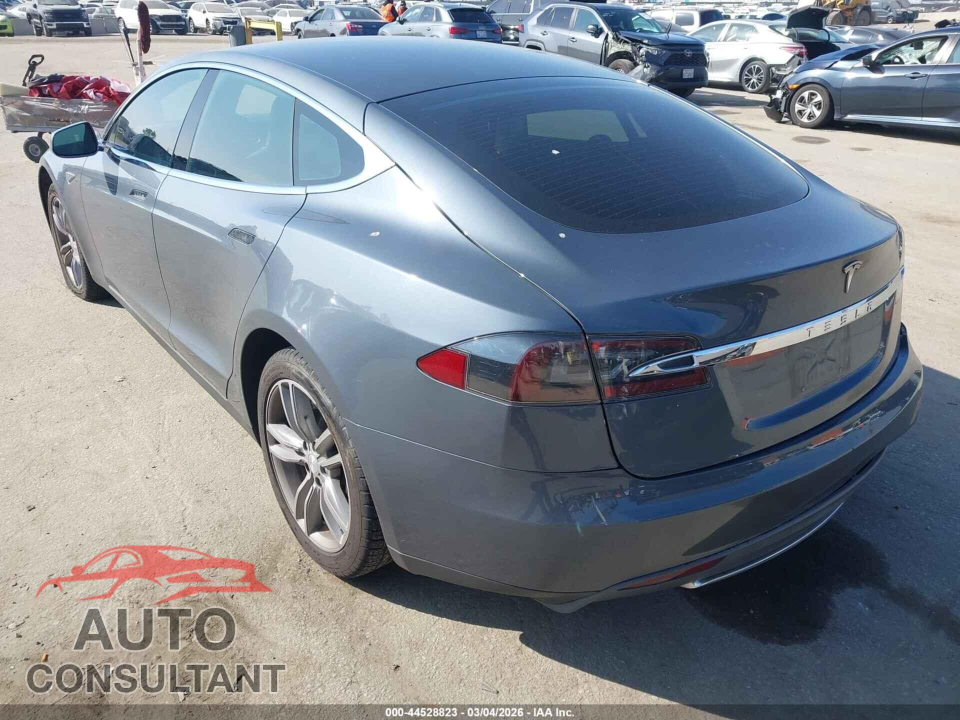TESLA MODEL S 2013 - 5YJSA1CG0DFP27490