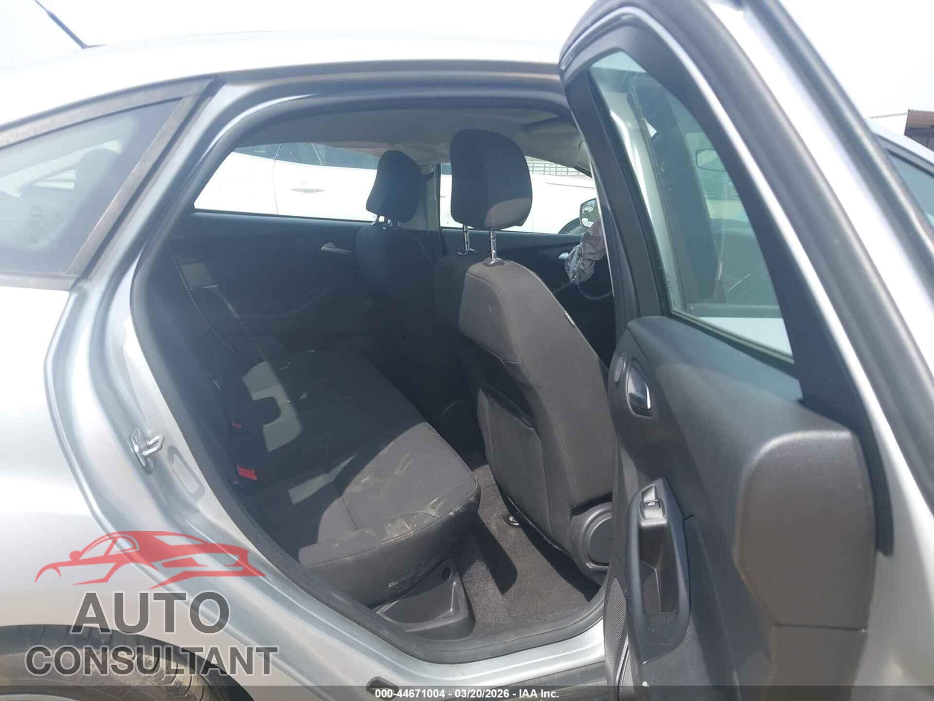 FORD FOCUS 2017 - 1FADP3H29HL317635