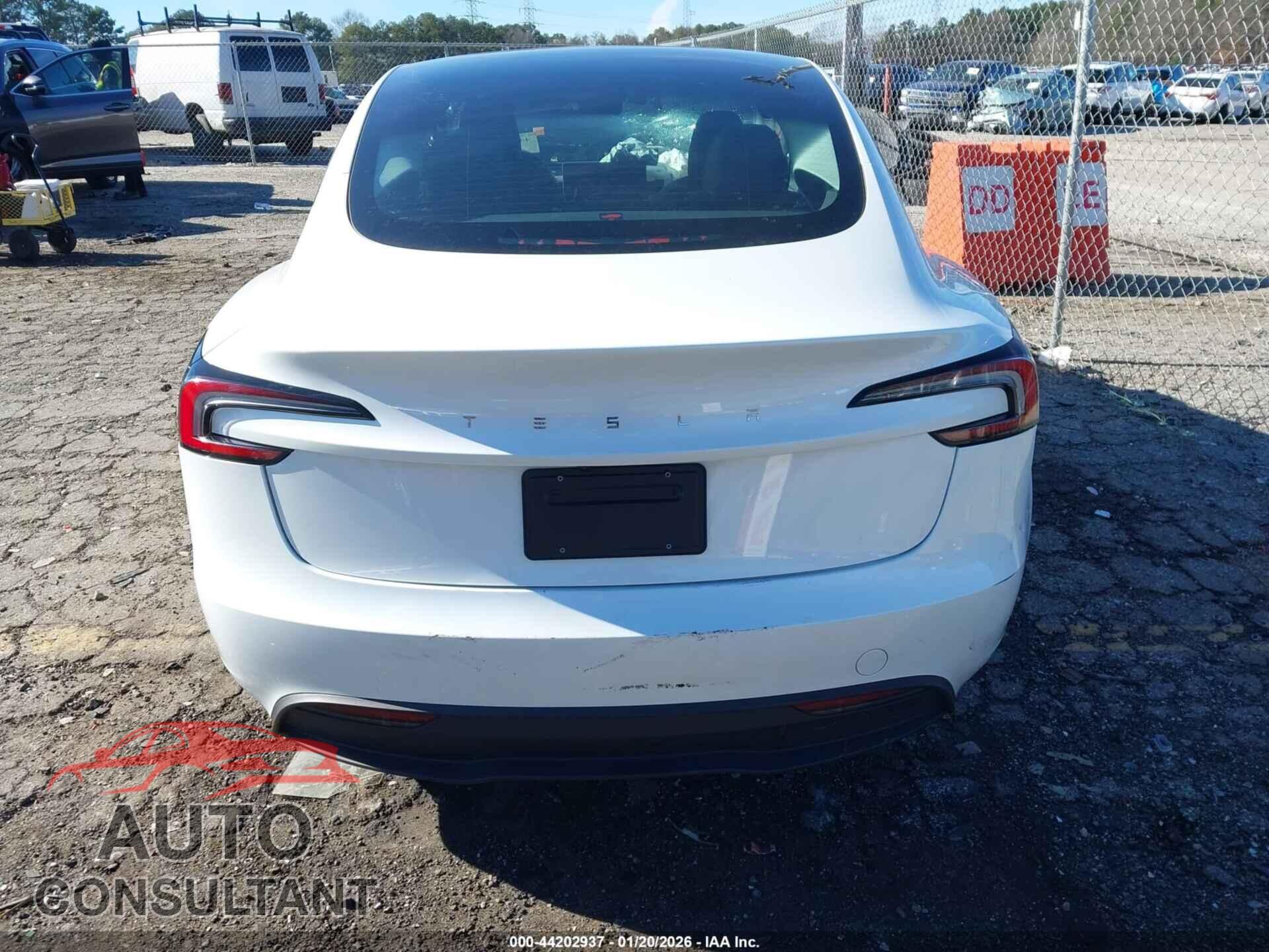 TESLA MODEL 3 2025 - 5YJ3E1EA5SF896614