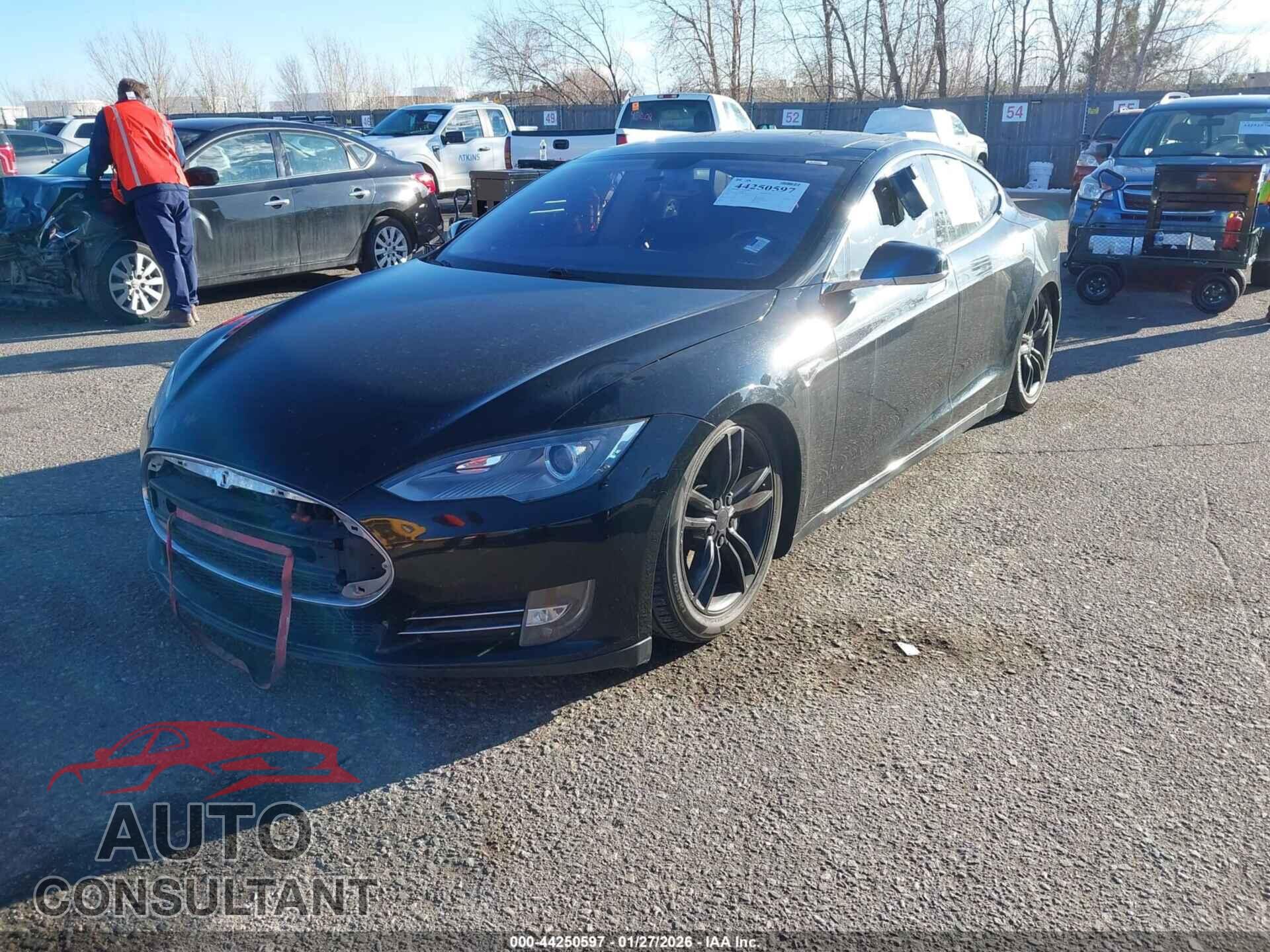 TESLA MODEL S 2013 - 5YJSA1CG2DFP06429