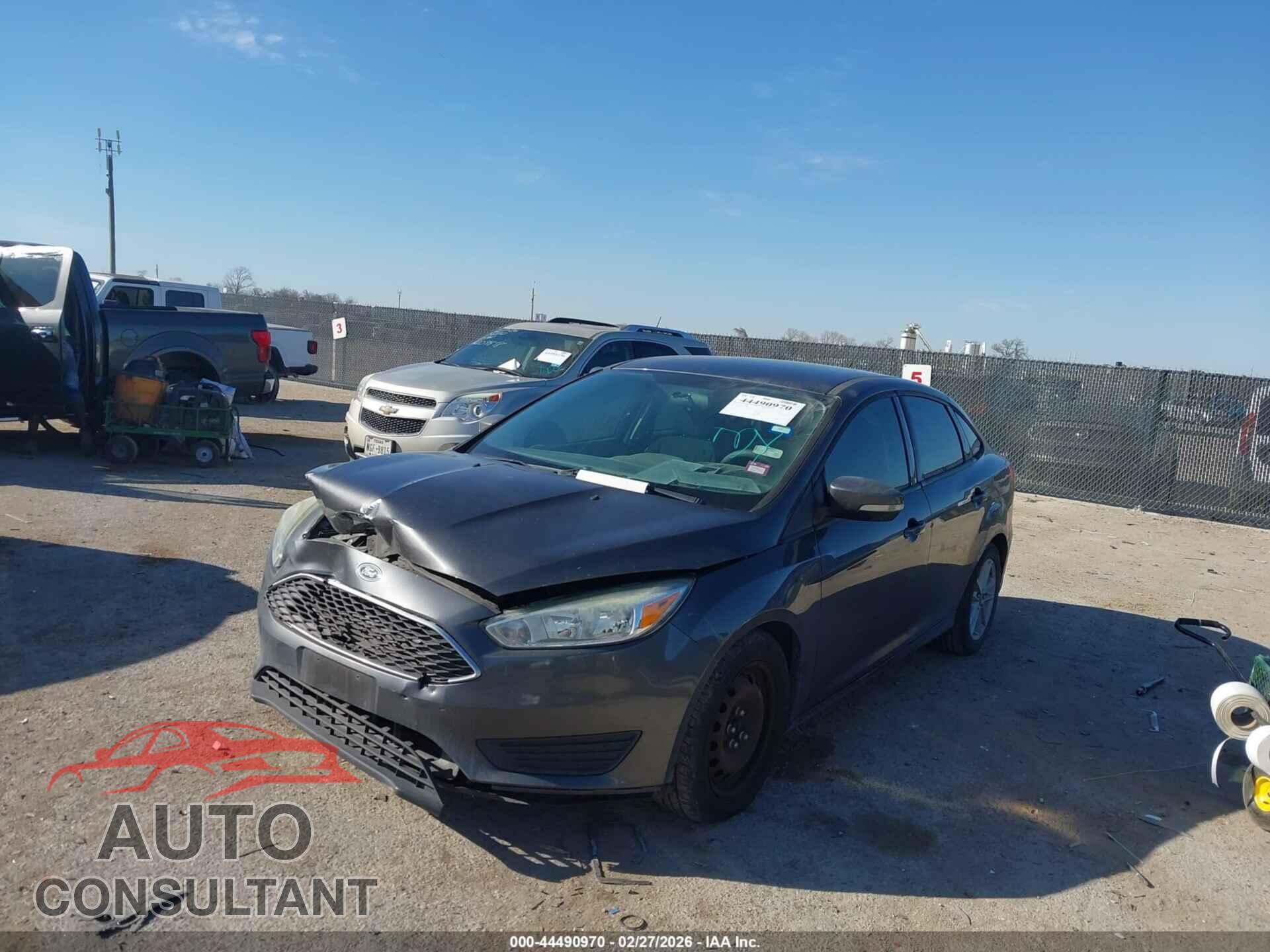 FORD FOCUS 2015 - 1FADP3F28FL323491