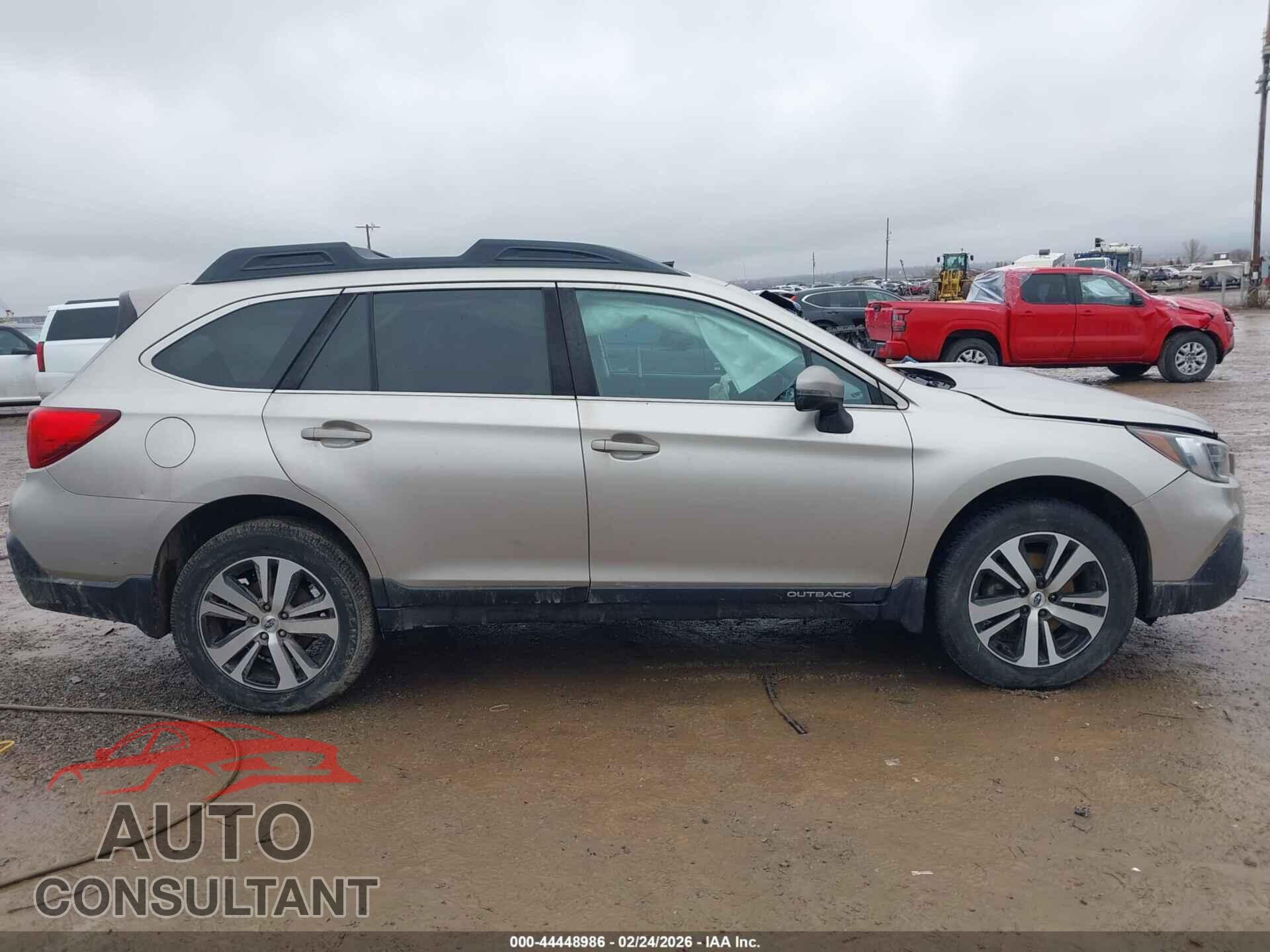 SUBARU OUTBACK 2018 - 4S4BSANC4J3288399