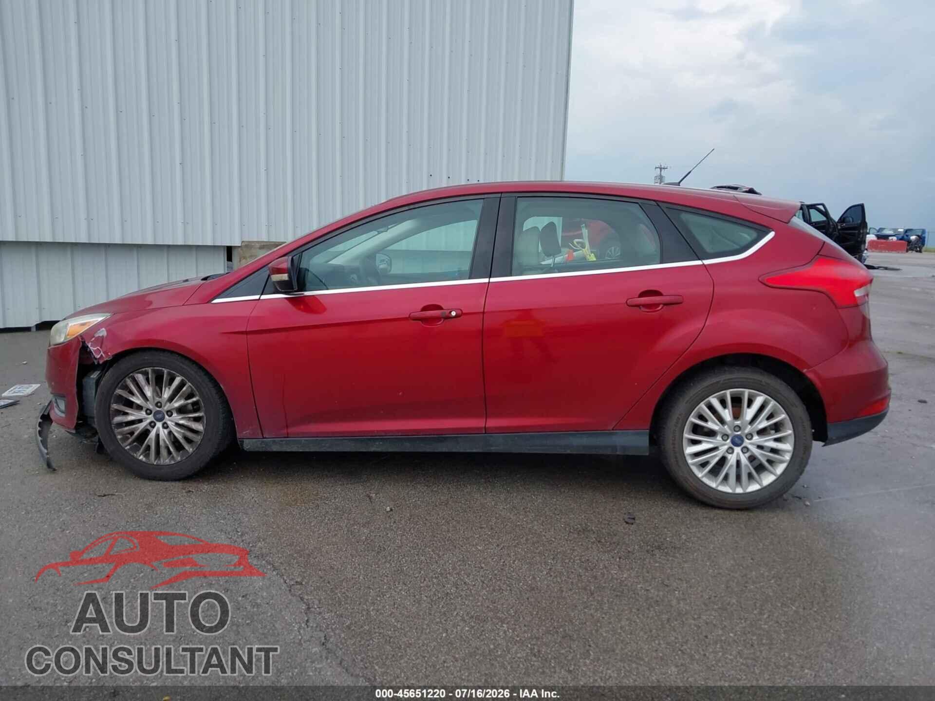 FORD FOCUS 2017 - 1FADP3N26HL272870