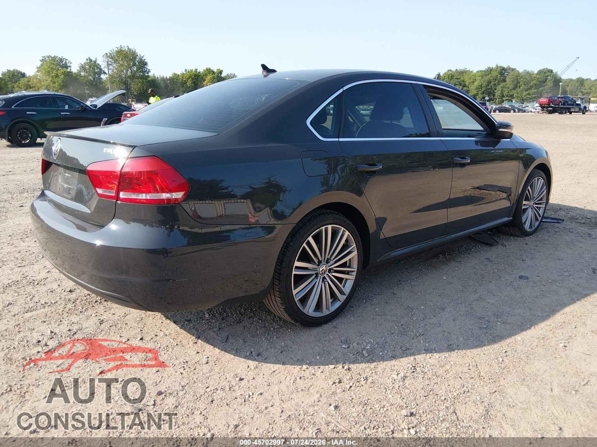 VOLKSWAGEN PASSAT 2014 - 1VWBT7A35EC088094