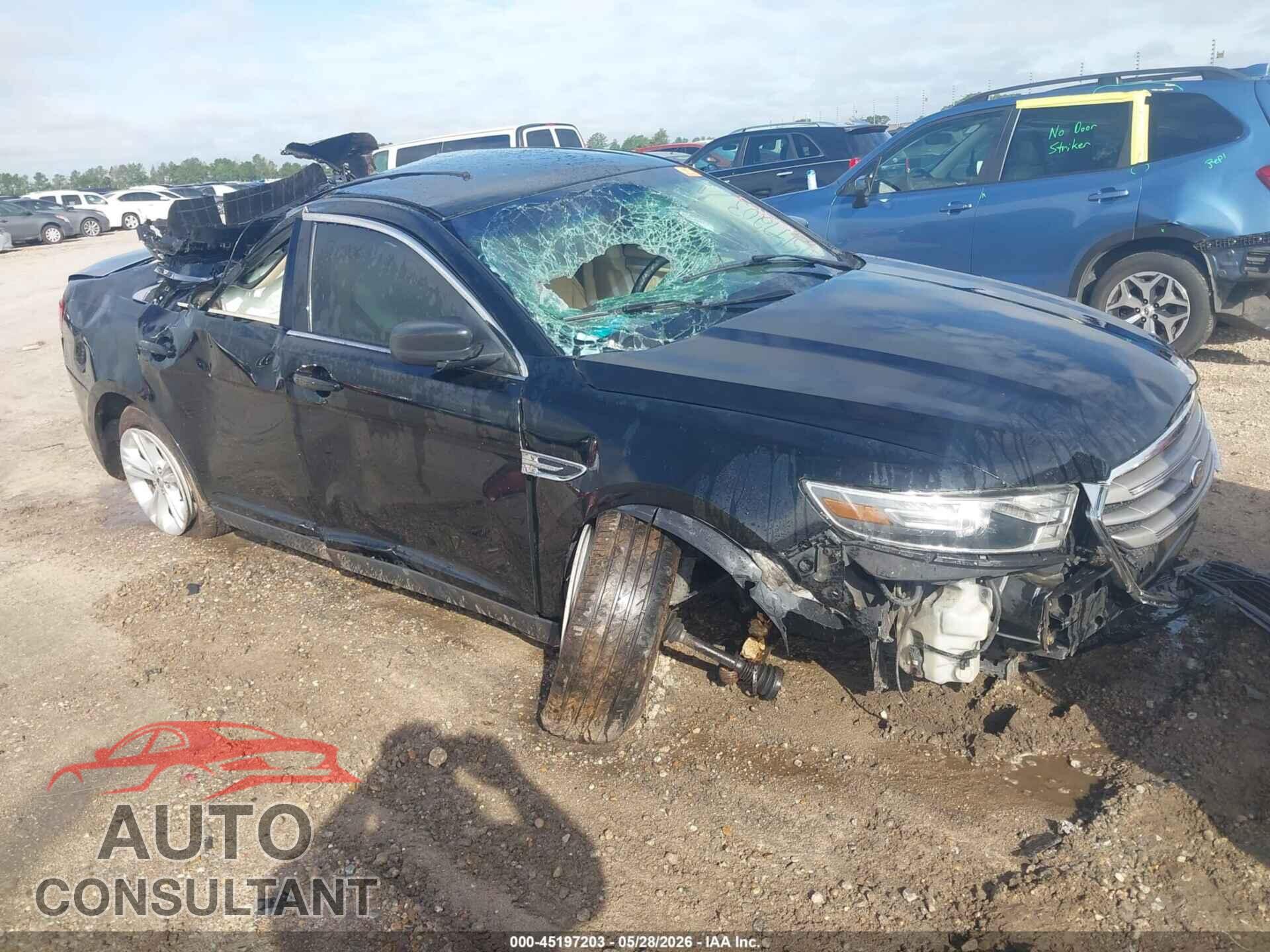 FORD TAURUS 2018 - 1FAHP2D8XJG115388