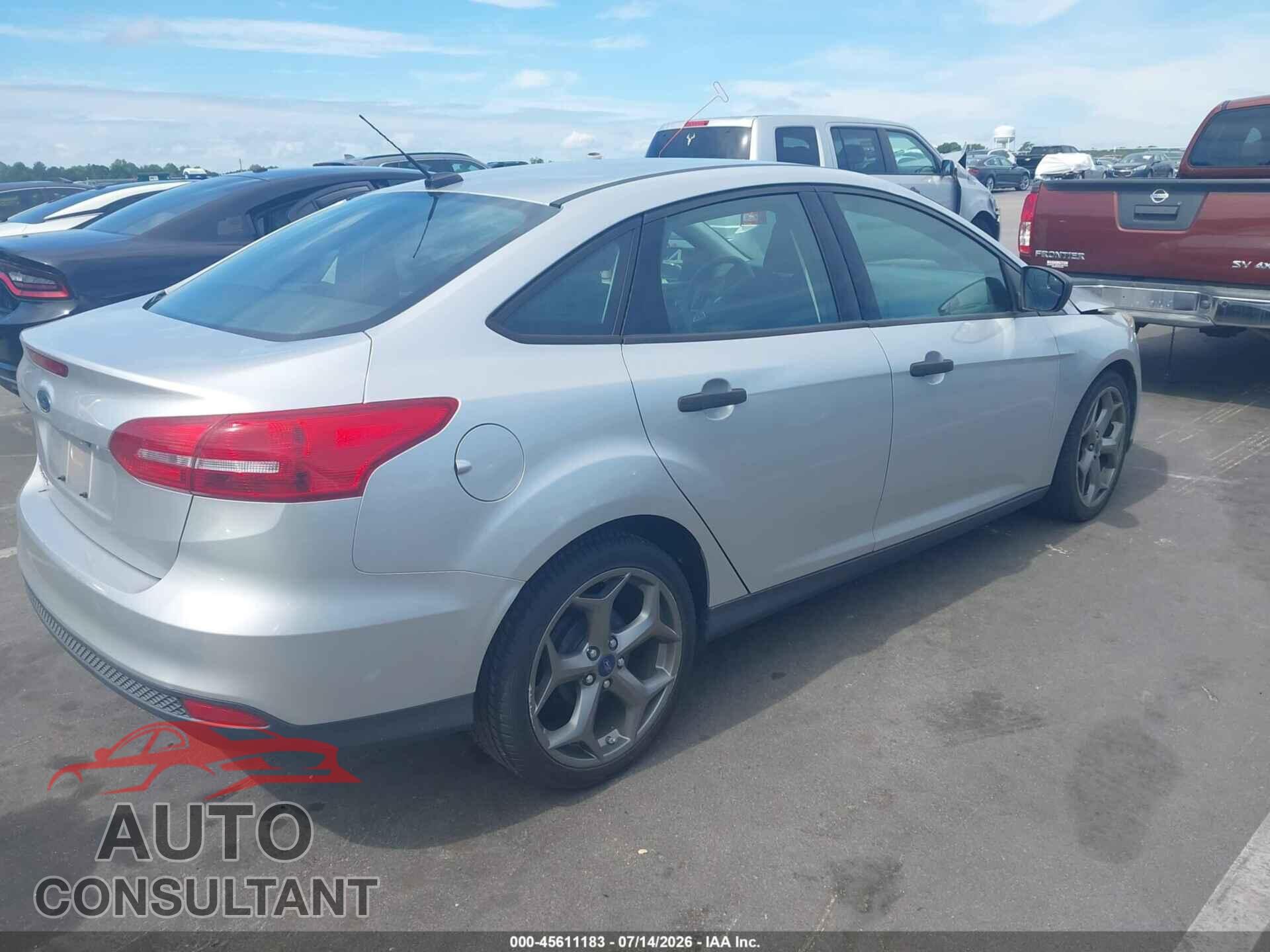 FORD FOCUS 2017 - 1FADP3E27HL317024