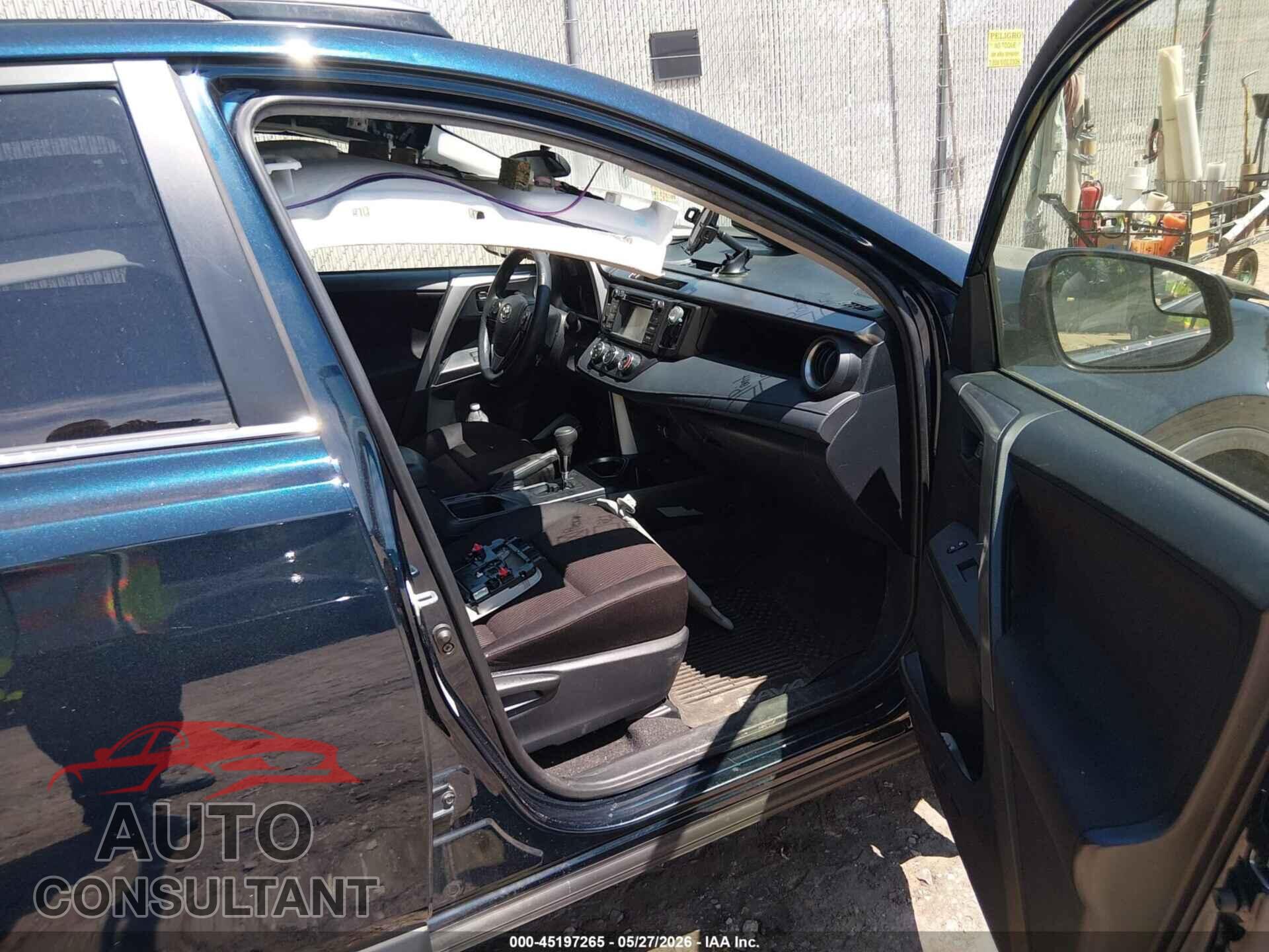 TOYOTA RAV4 2017 - JTMZFREV4HJ106908