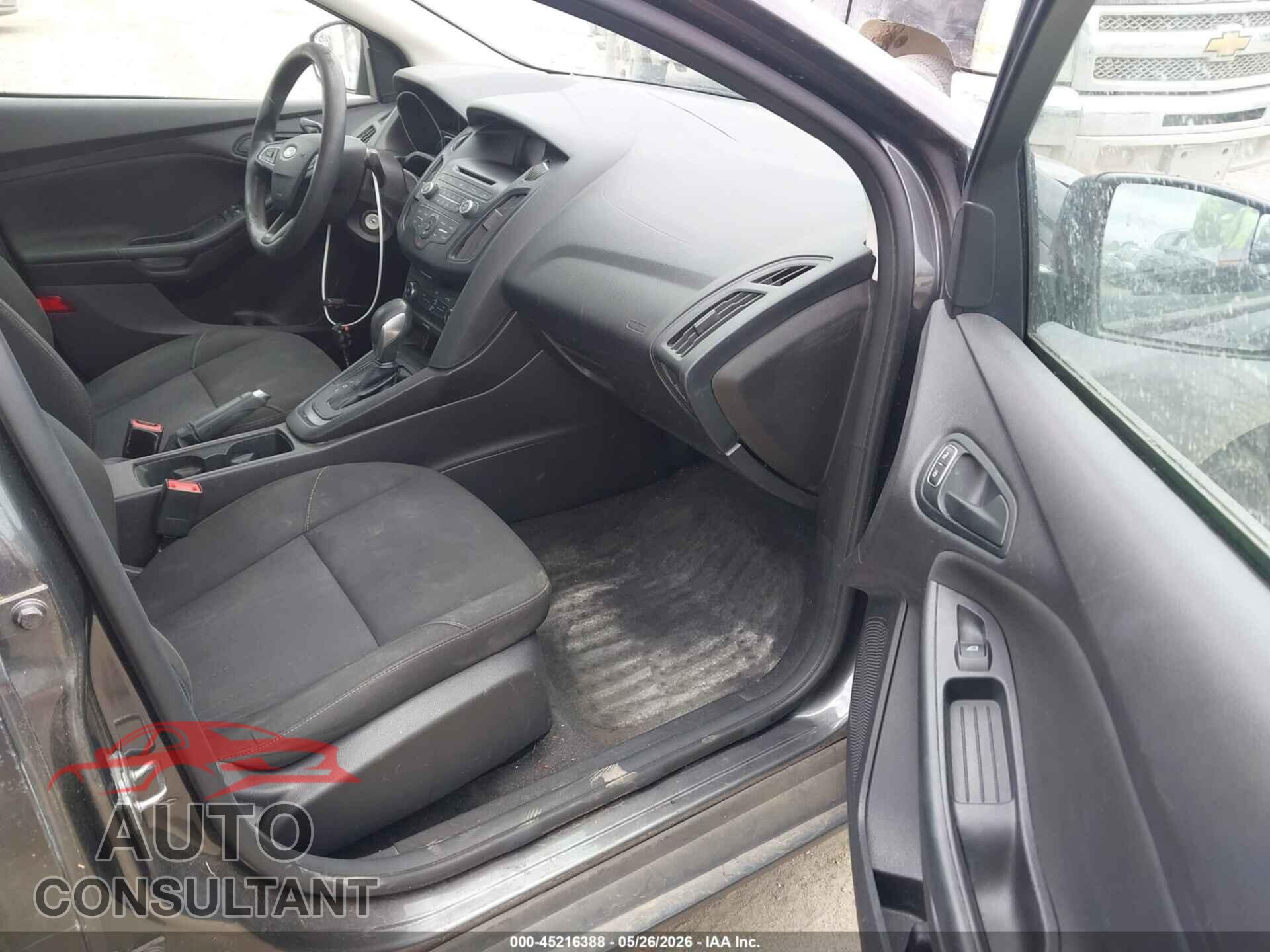 FORD FOCUS 2015 - 1FADP3E28FL261964