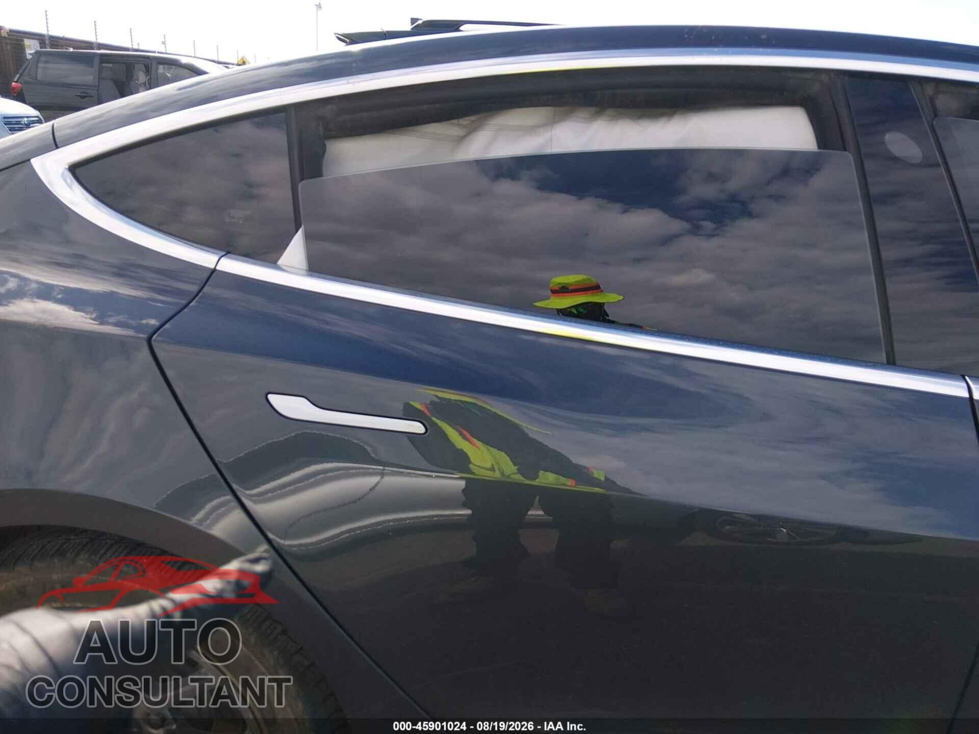TESLA MODEL 3 2018 - 5YJ3E1EB0JF074987