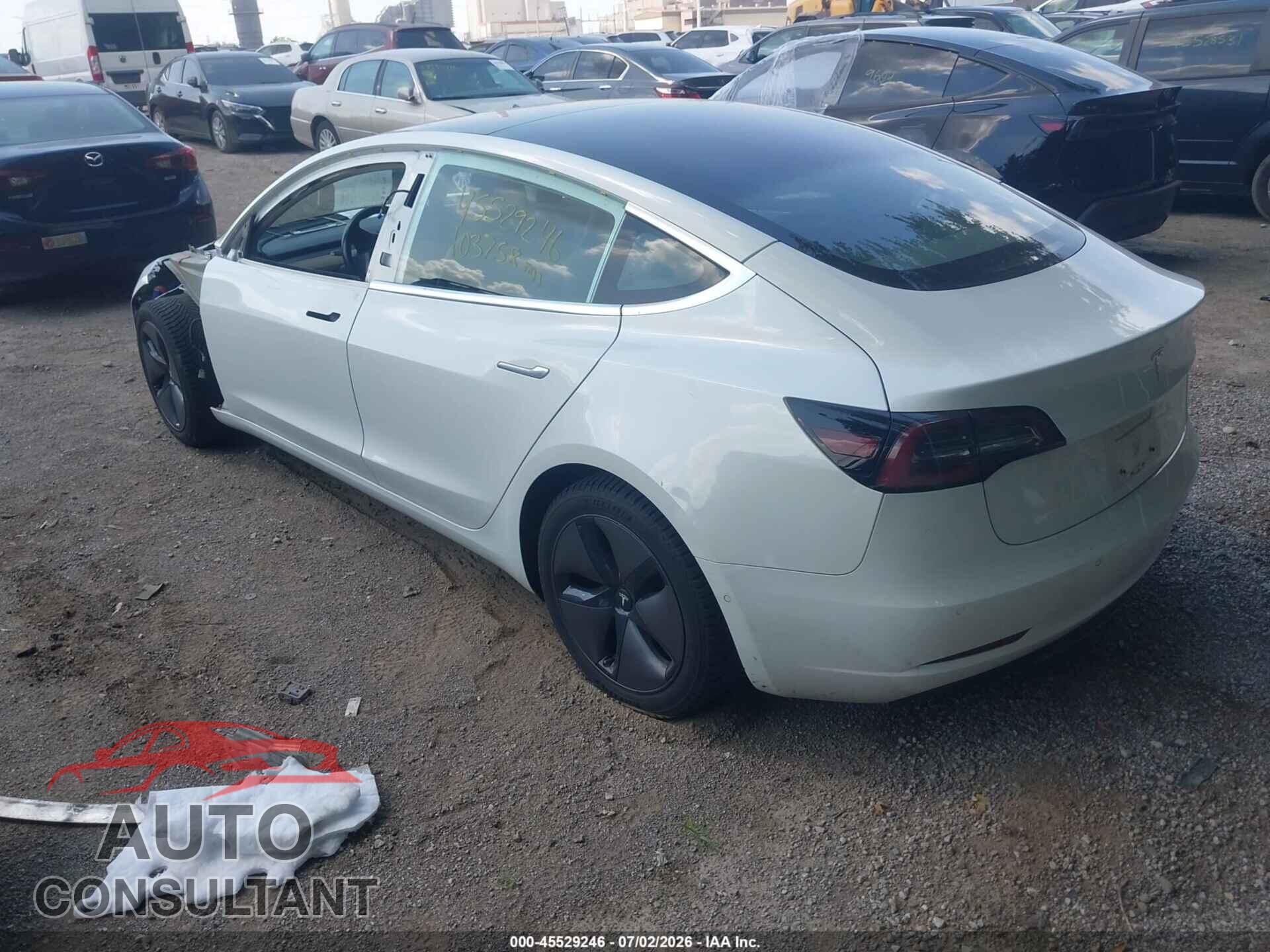TESLA MODEL 3 2018 - 5YJ3E1EA0JF035324
