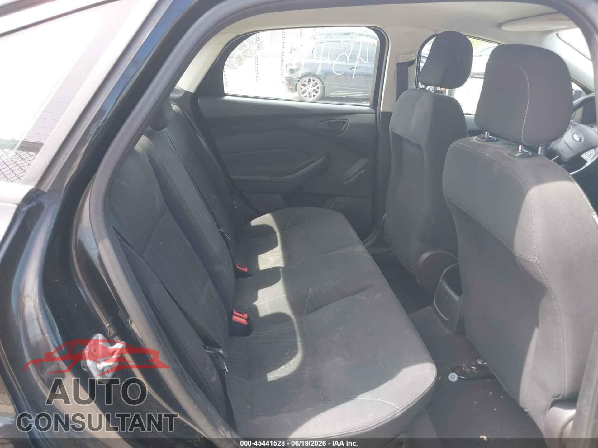 FORD FOCUS 2015 - 1FADP3E27FL340445