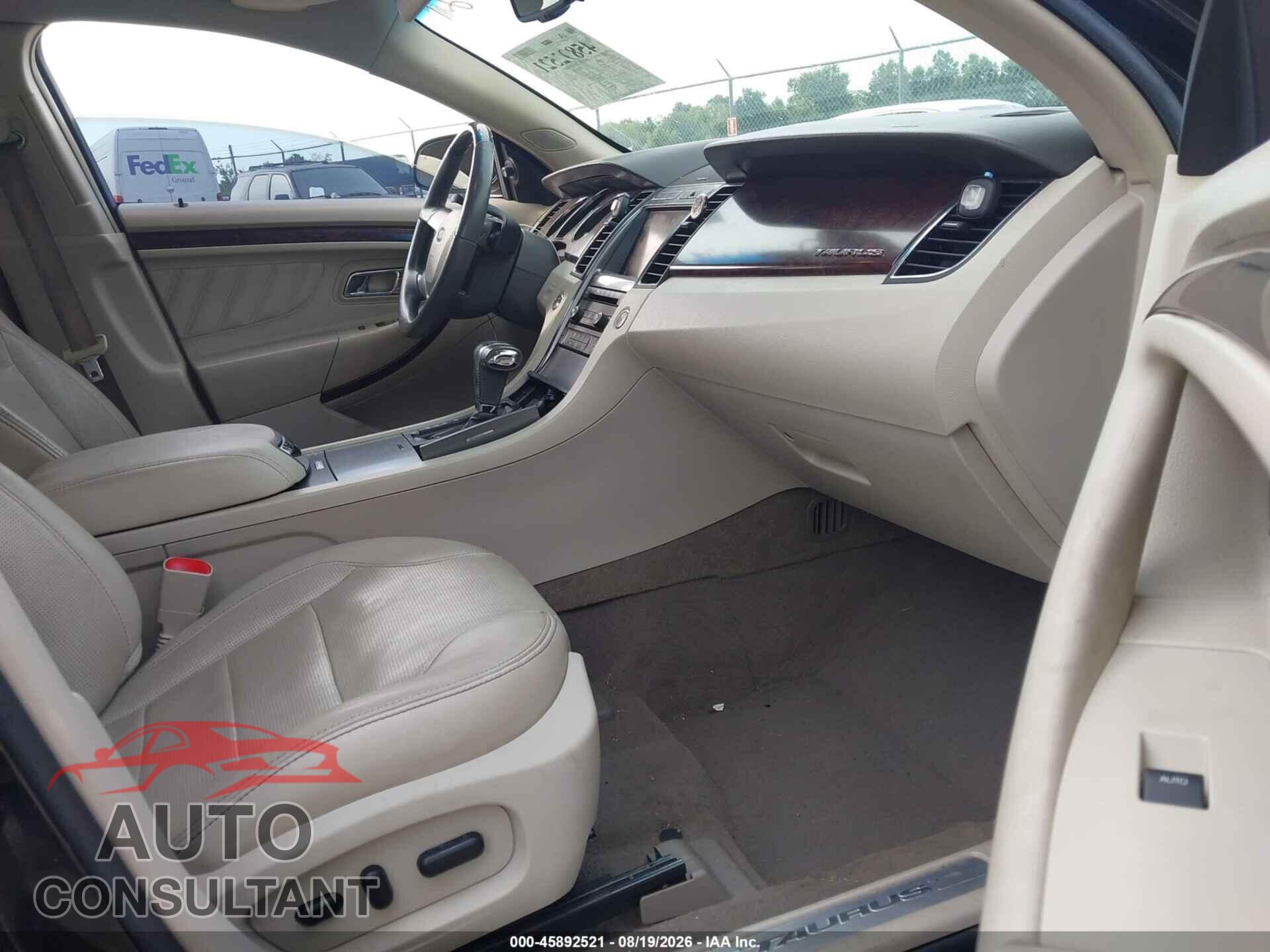 FORD TAURUS 2010 - 1FAHP2FW1AG153233