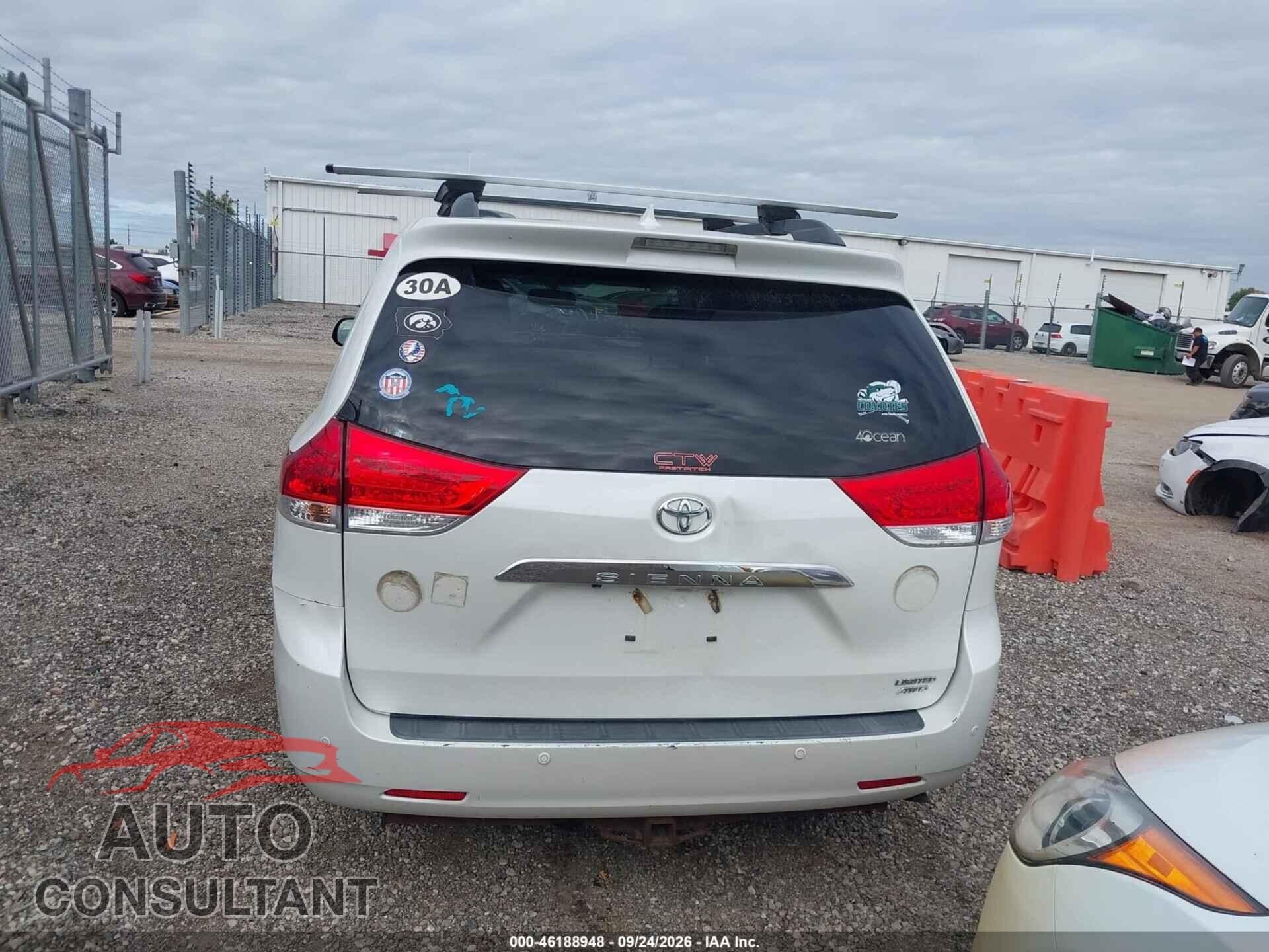 TOYOTA SIENNA 2011 - 5TDDK3DC3BS013231