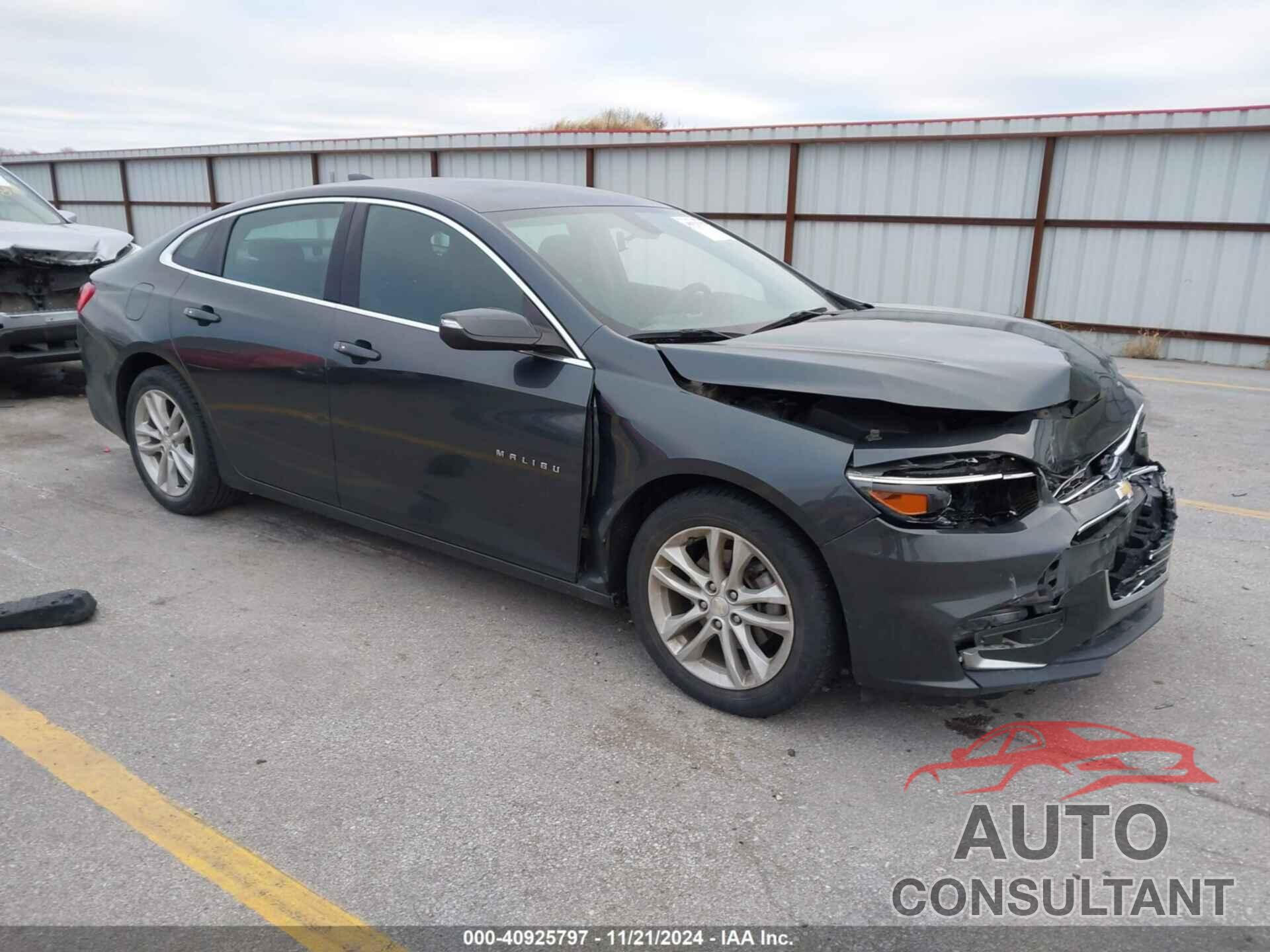 CHEVROLET MALIBU 2017 - 1G1ZE5ST4HF200765