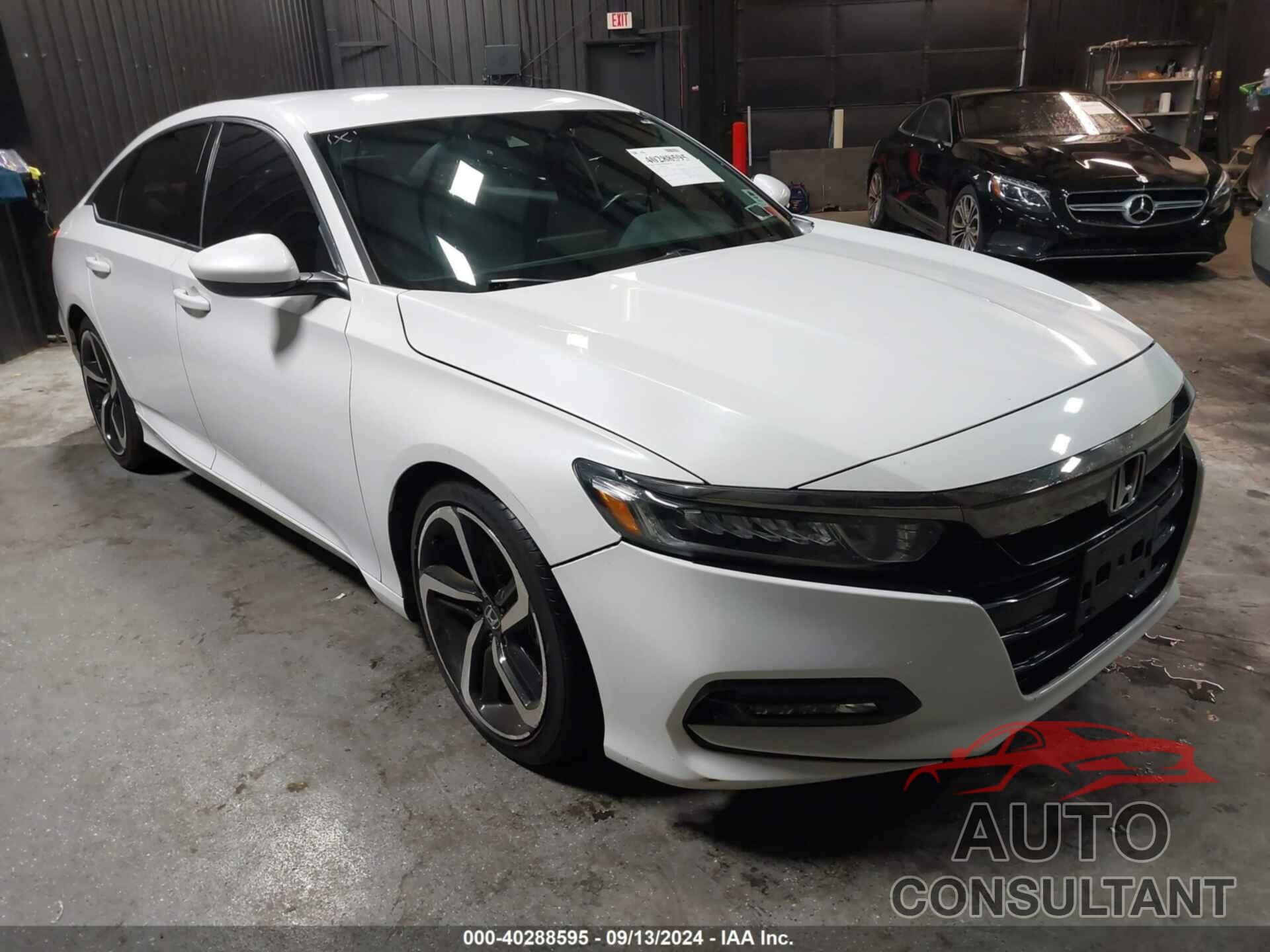 HONDA ACCORD 2018 - 1HGCV1F32JA211803