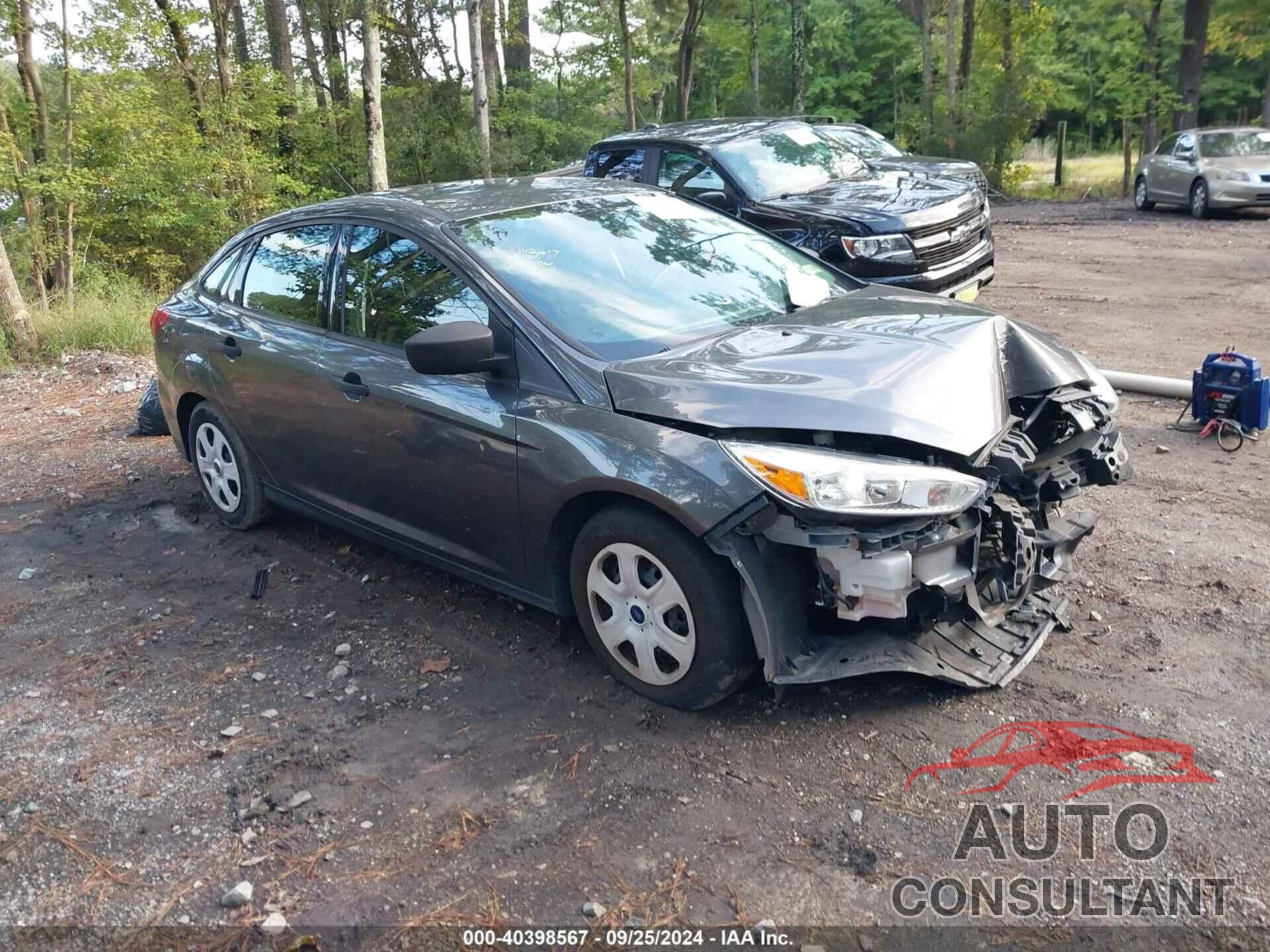 FORD FOCUS 2018 - 1FADP3E29JL215097