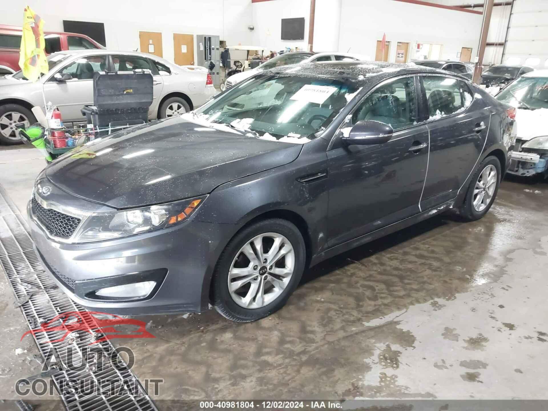KIA OPTIMA 2011 - KNAGN4A79B5111409