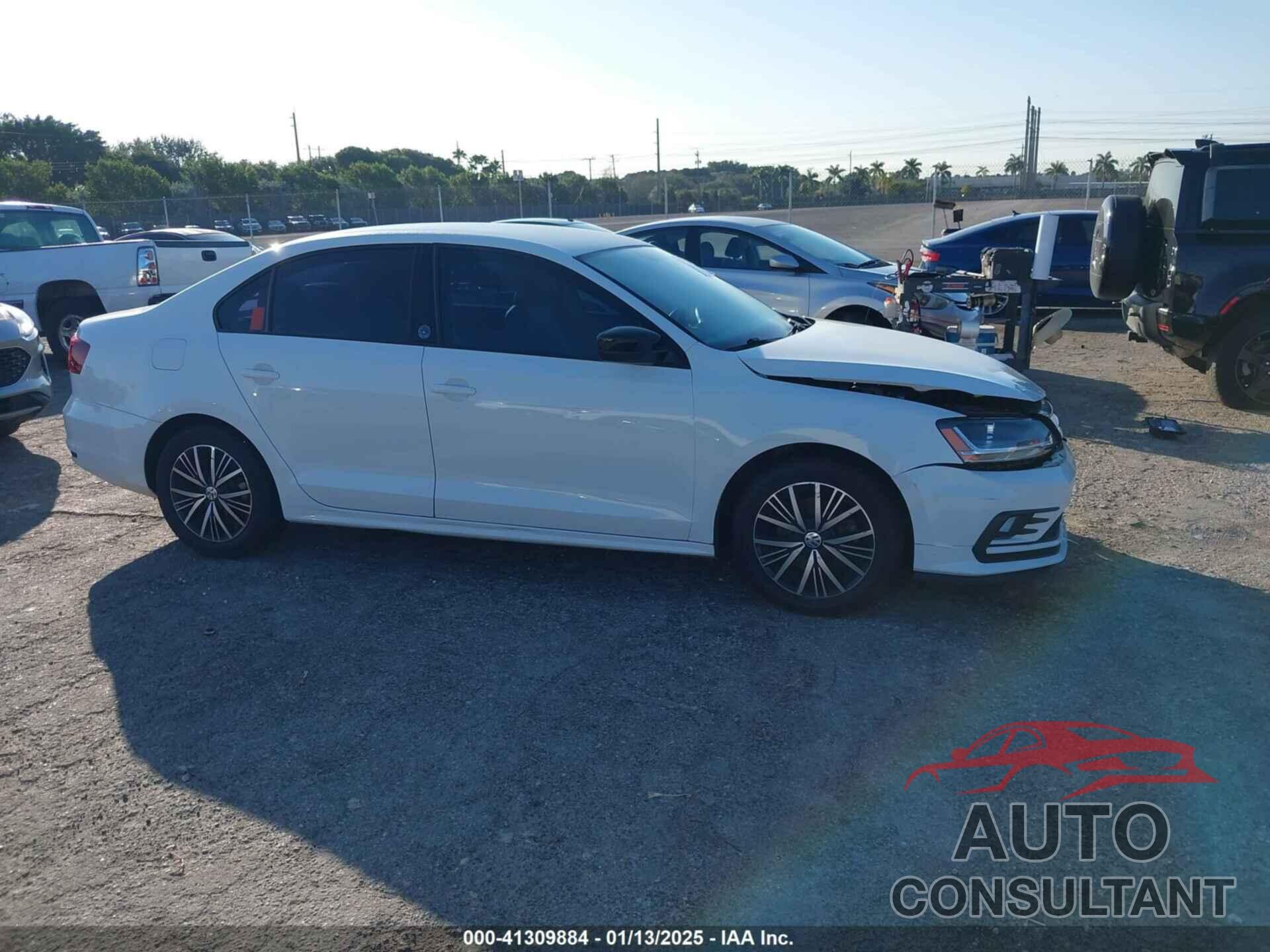 VOLKSWAGEN JETTA 2018 - 3VWDB7AJXJM225016