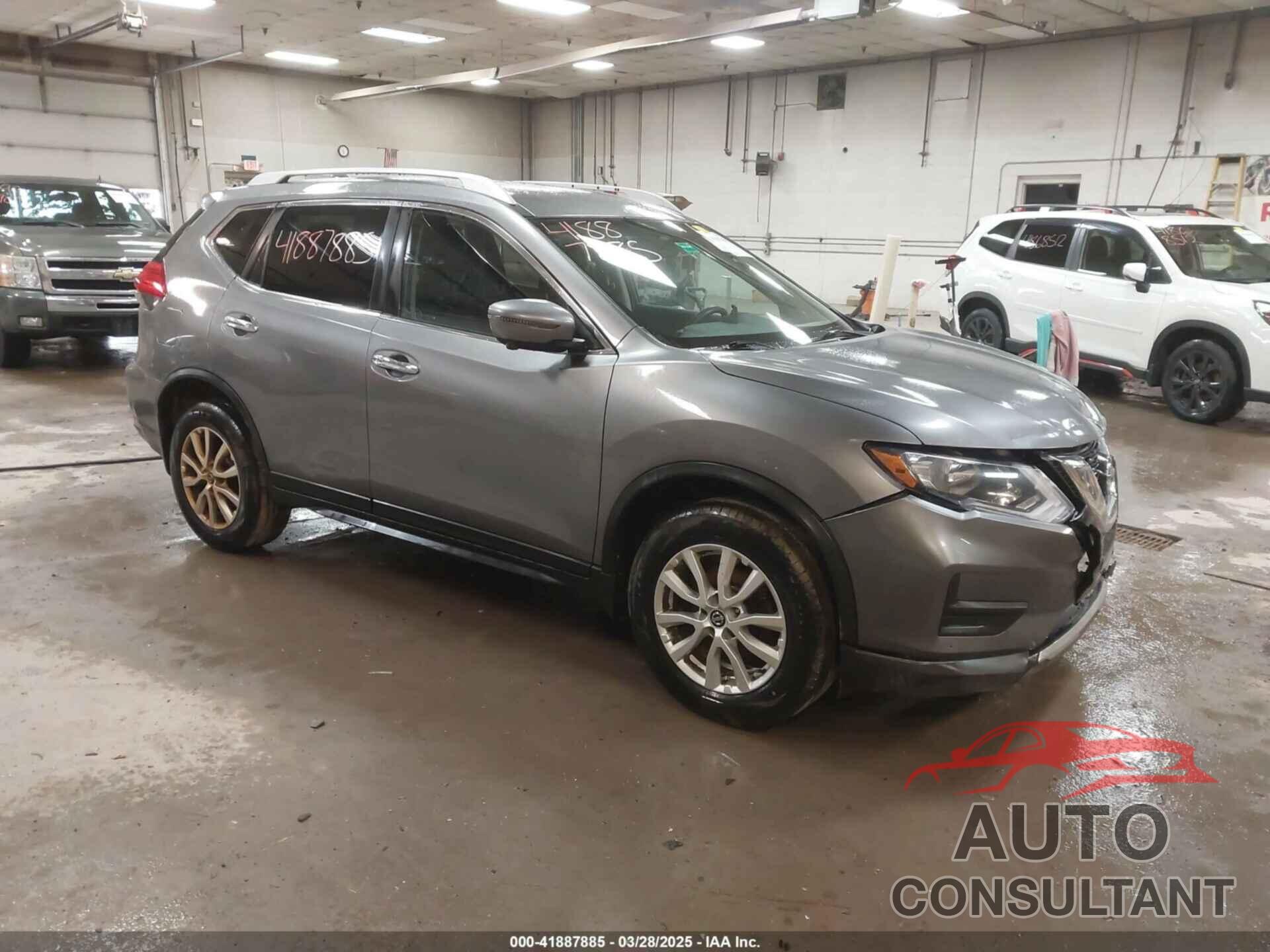 NISSAN ROGUE 2017 - KNMAT2MV9HP564732