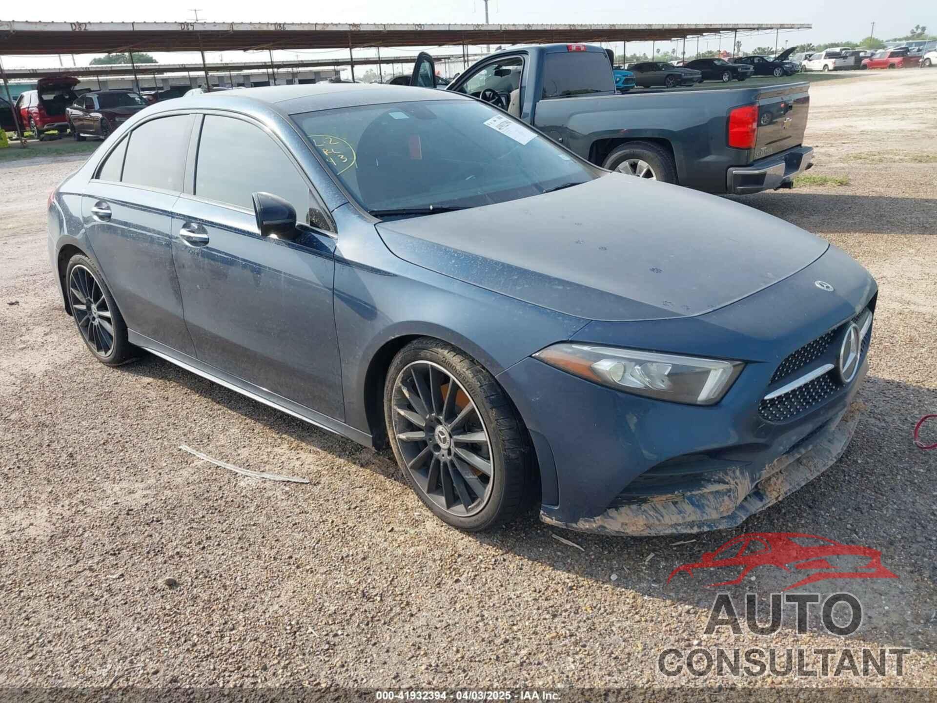 MERCEDES-BENZ A 220 2022 - W1K3G4EBXNJ333694