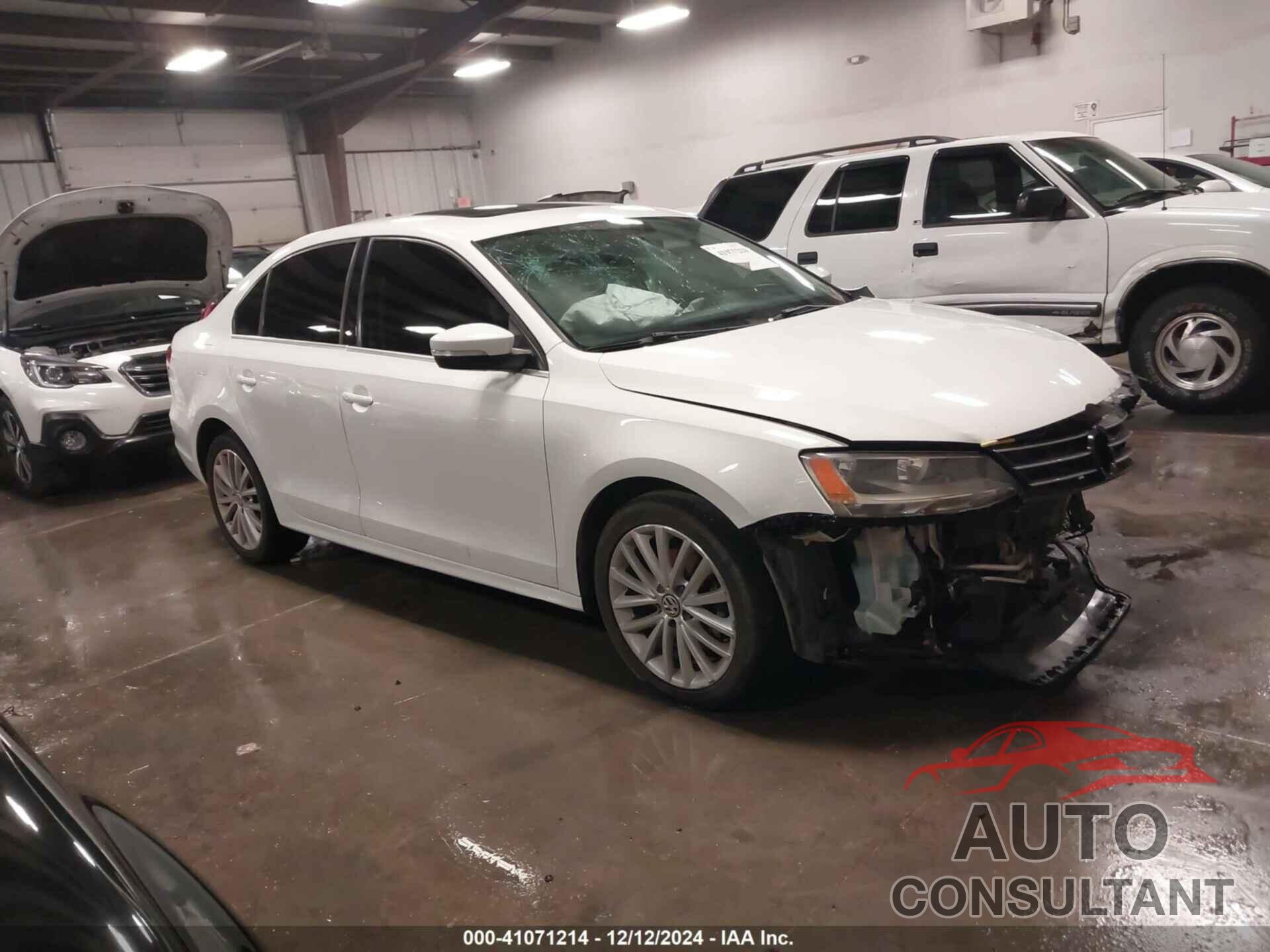 VOLKSWAGEN JETTA 2015 - 3VWD17AJ4FM307978