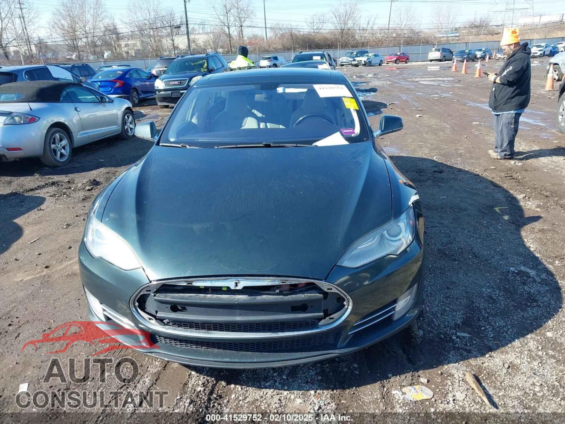 TESLA MODEL S 2013 - 5YJSA1CN7DFP26335