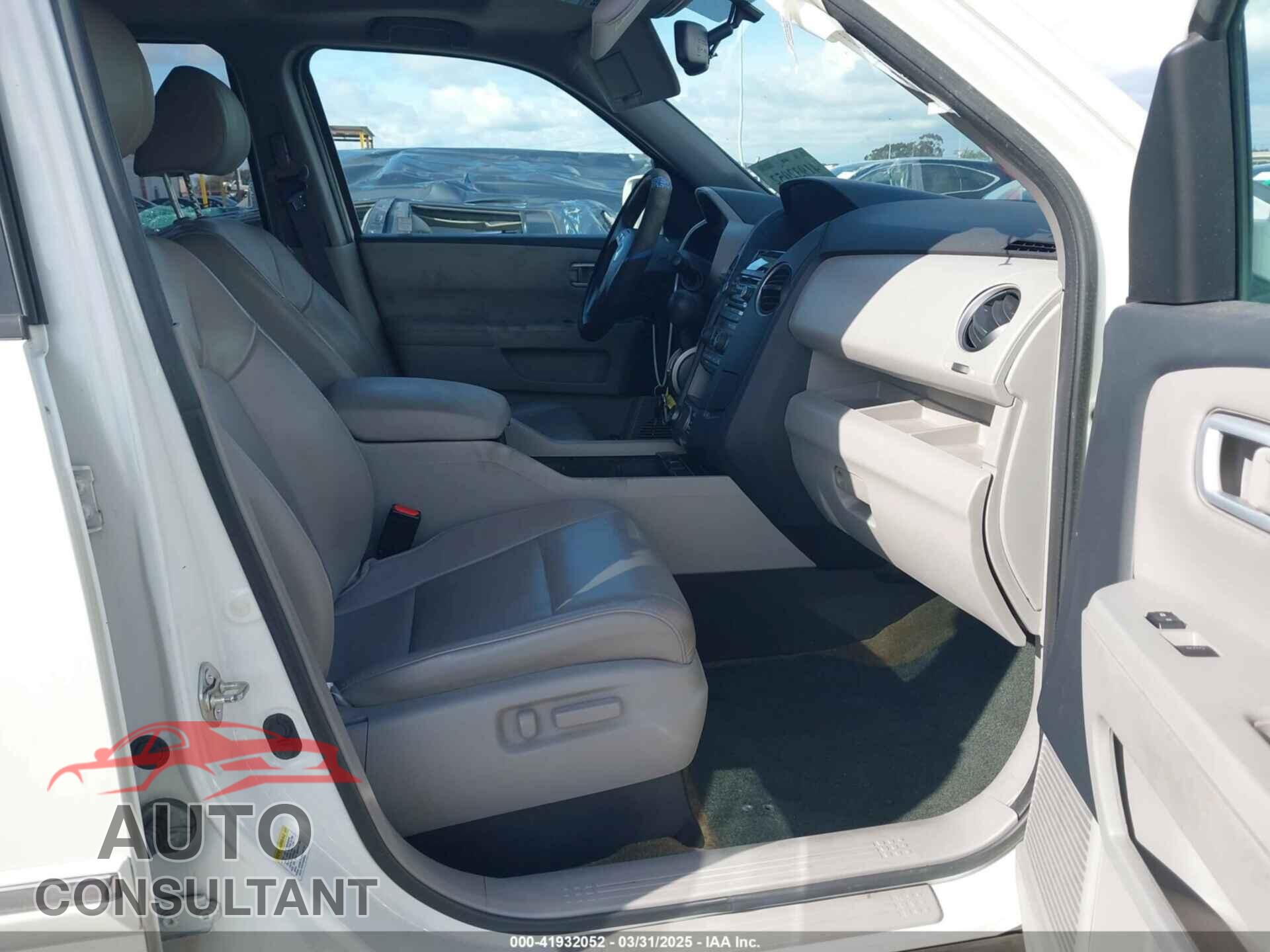 HONDA PILOT 2015 - 5FNYF3H93FB007766