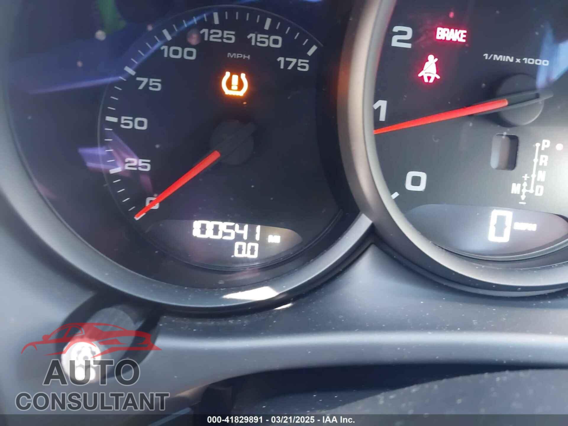 PORSCHE MACAN 2017 - WP1AA2A50HLB00017