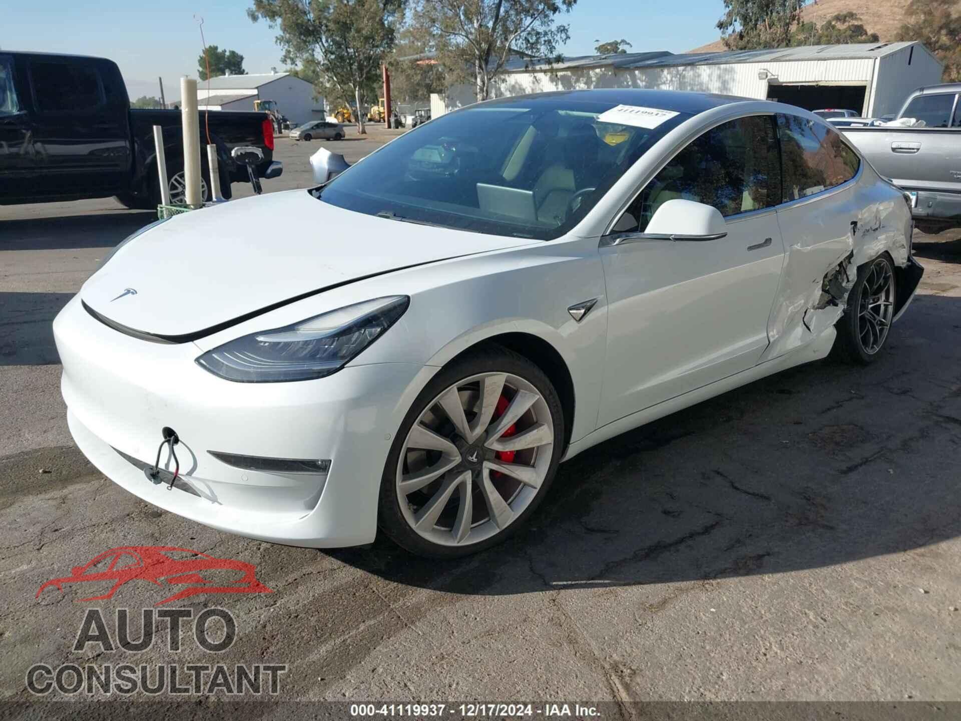 TESLA MODEL 3 2018 - 5YJ3E1EB5JF084379
